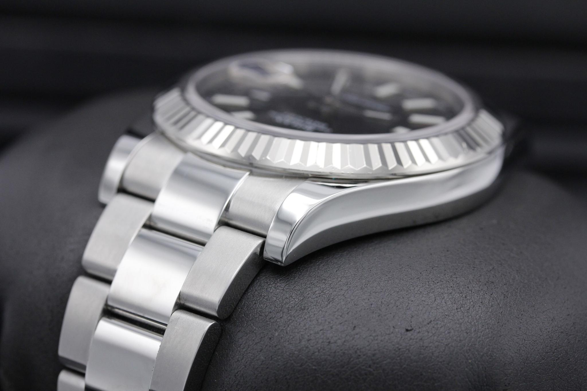 Watch Image 5