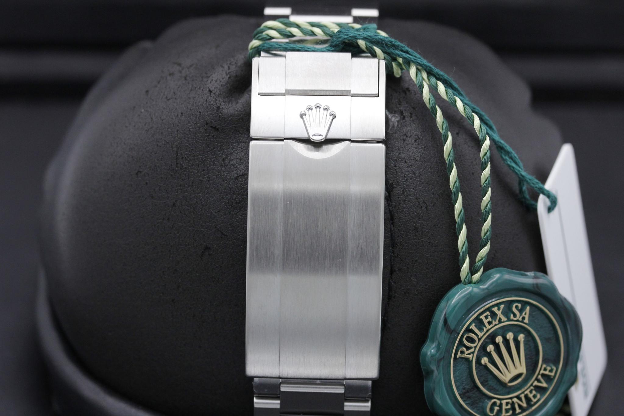 Watch Image 8
