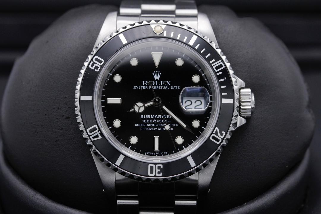 Rolex Submariner Date 16610