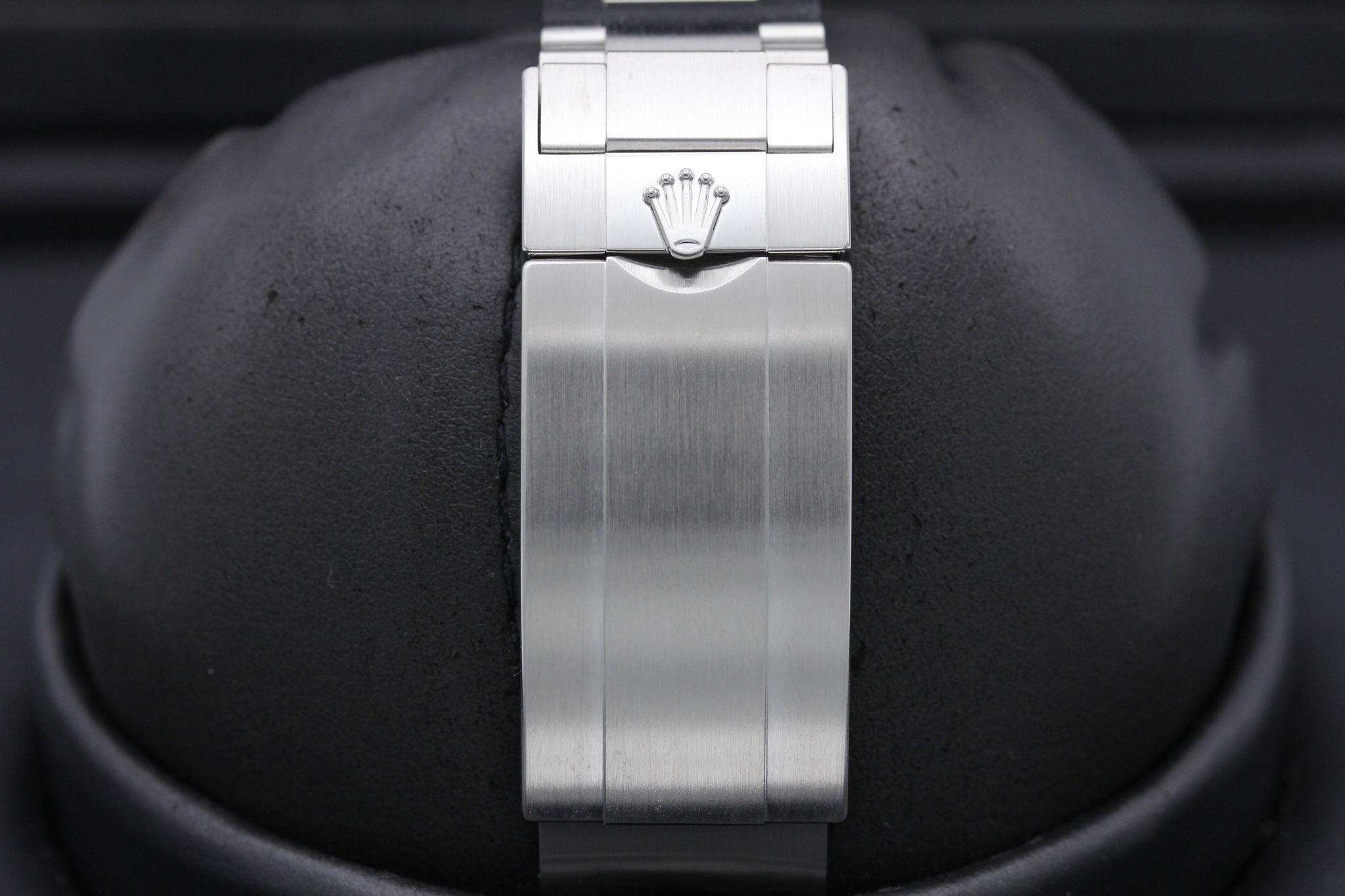 Watch Image 8