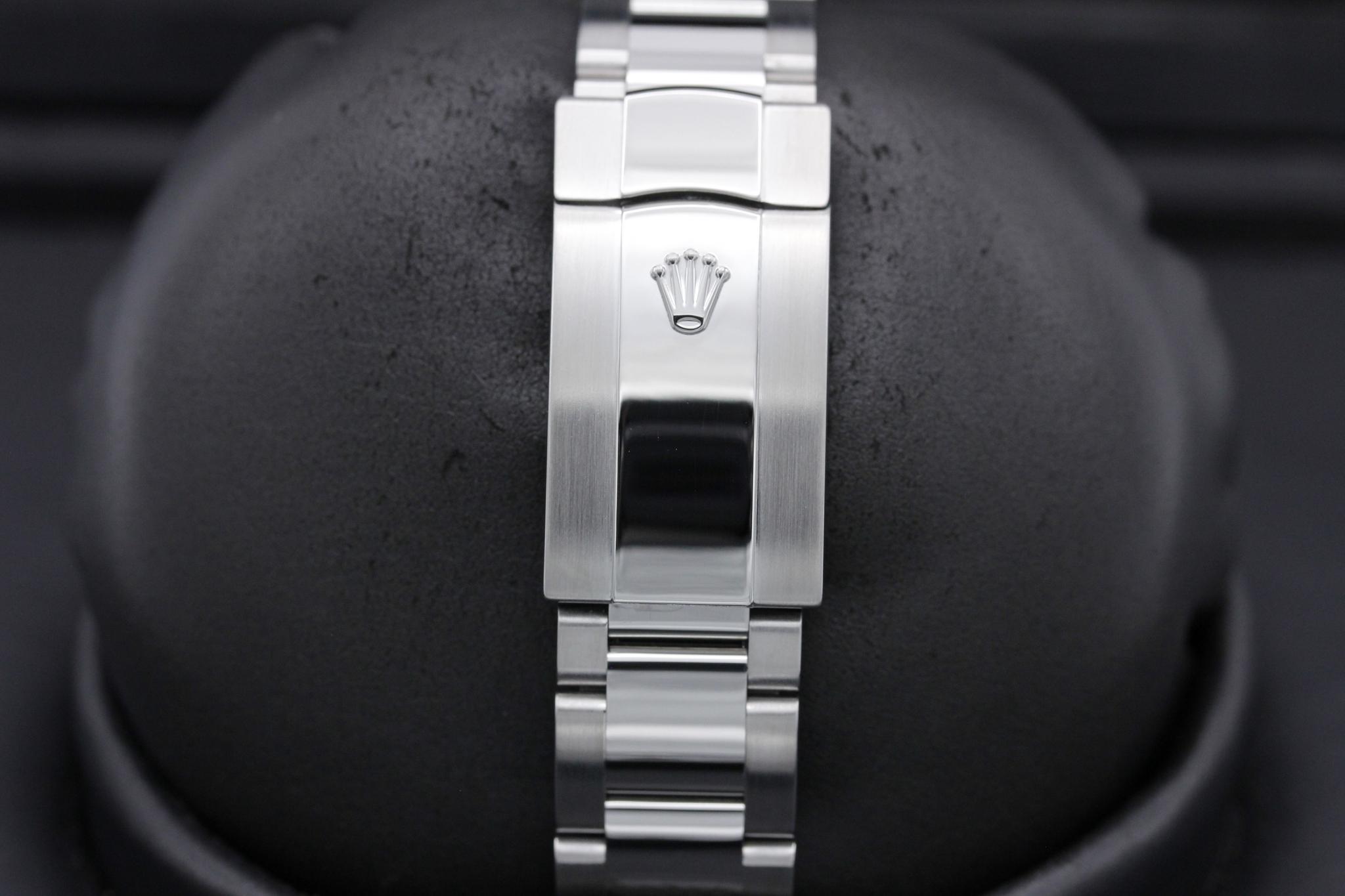 Watch Image 8