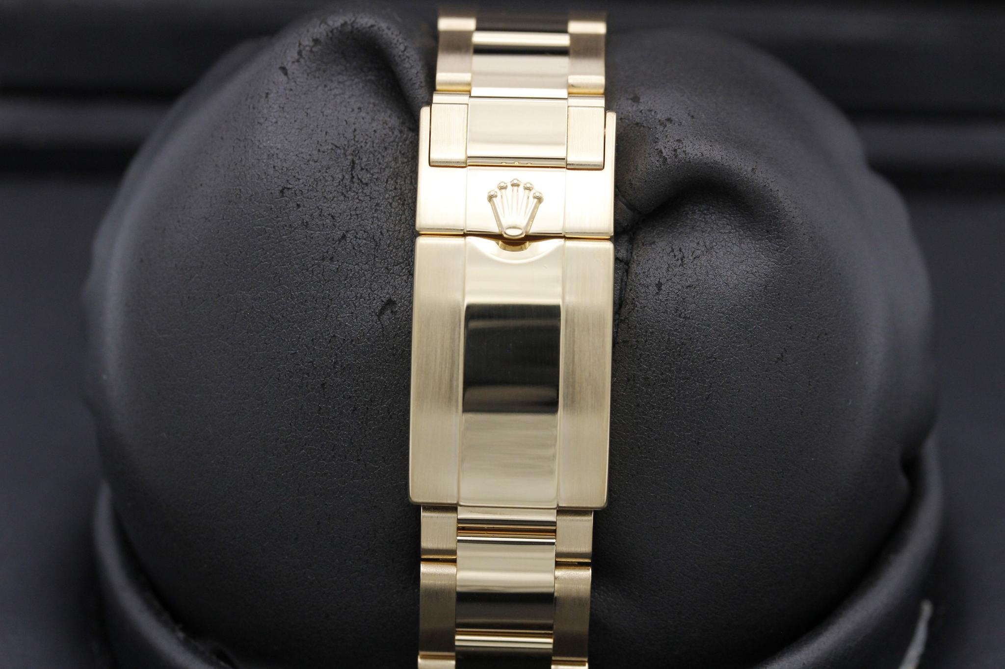 Watch Image 8