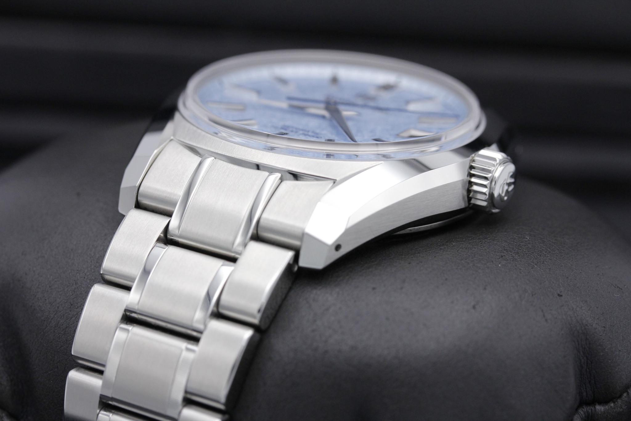 Watch Image 2