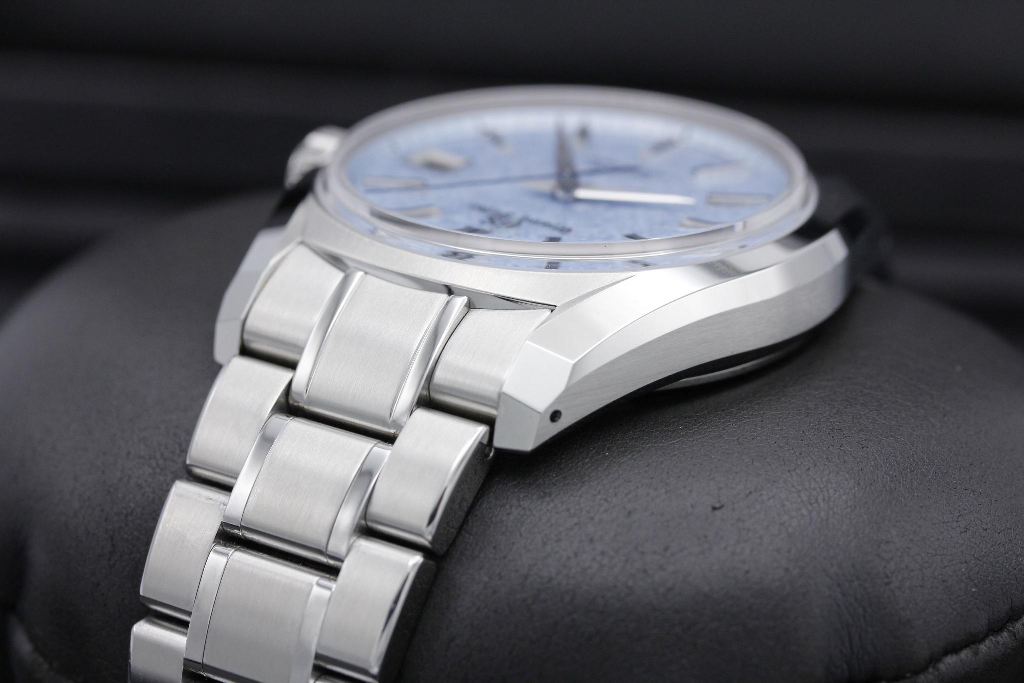 Watch Image 5