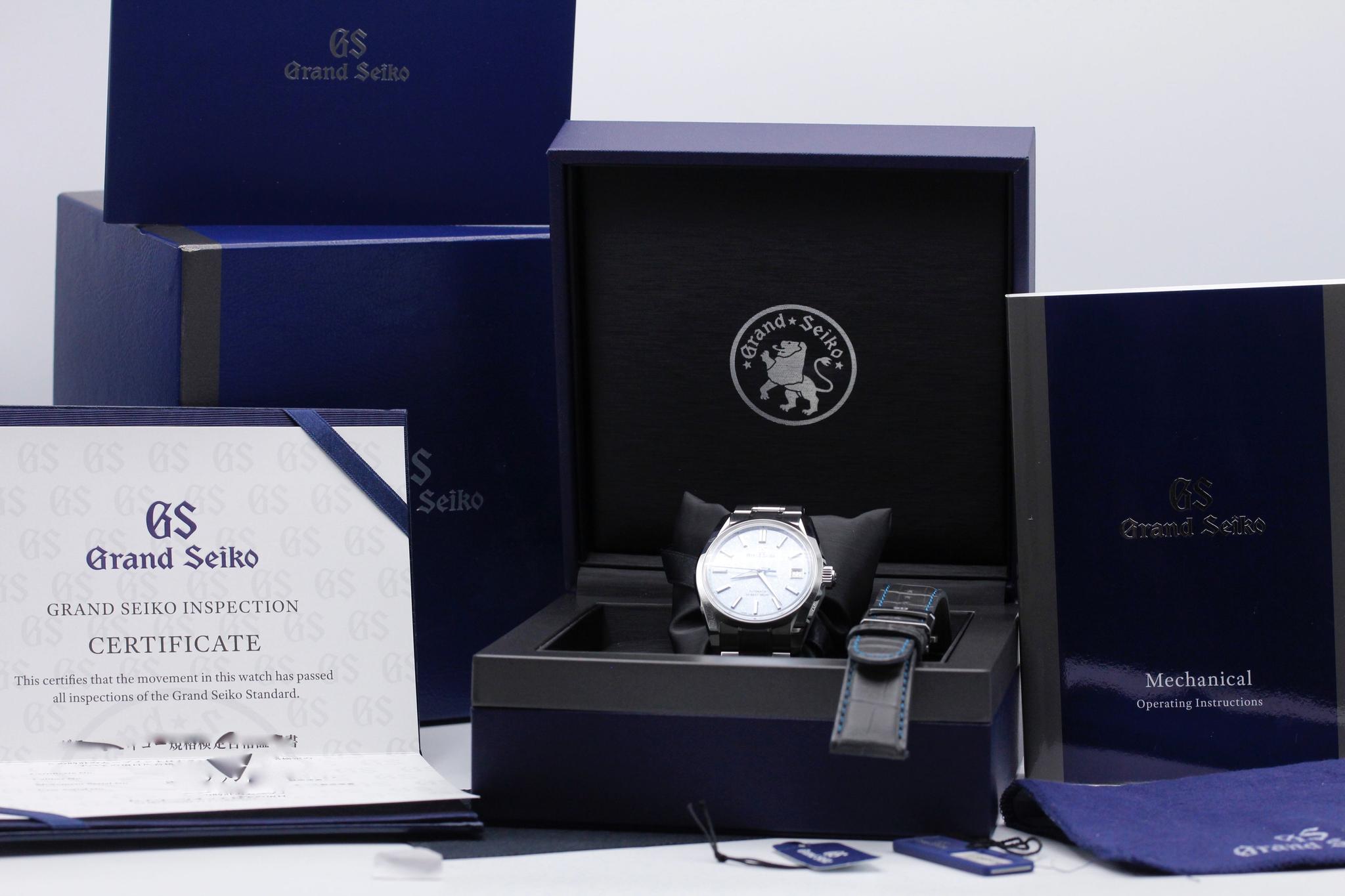 Watch Image 11