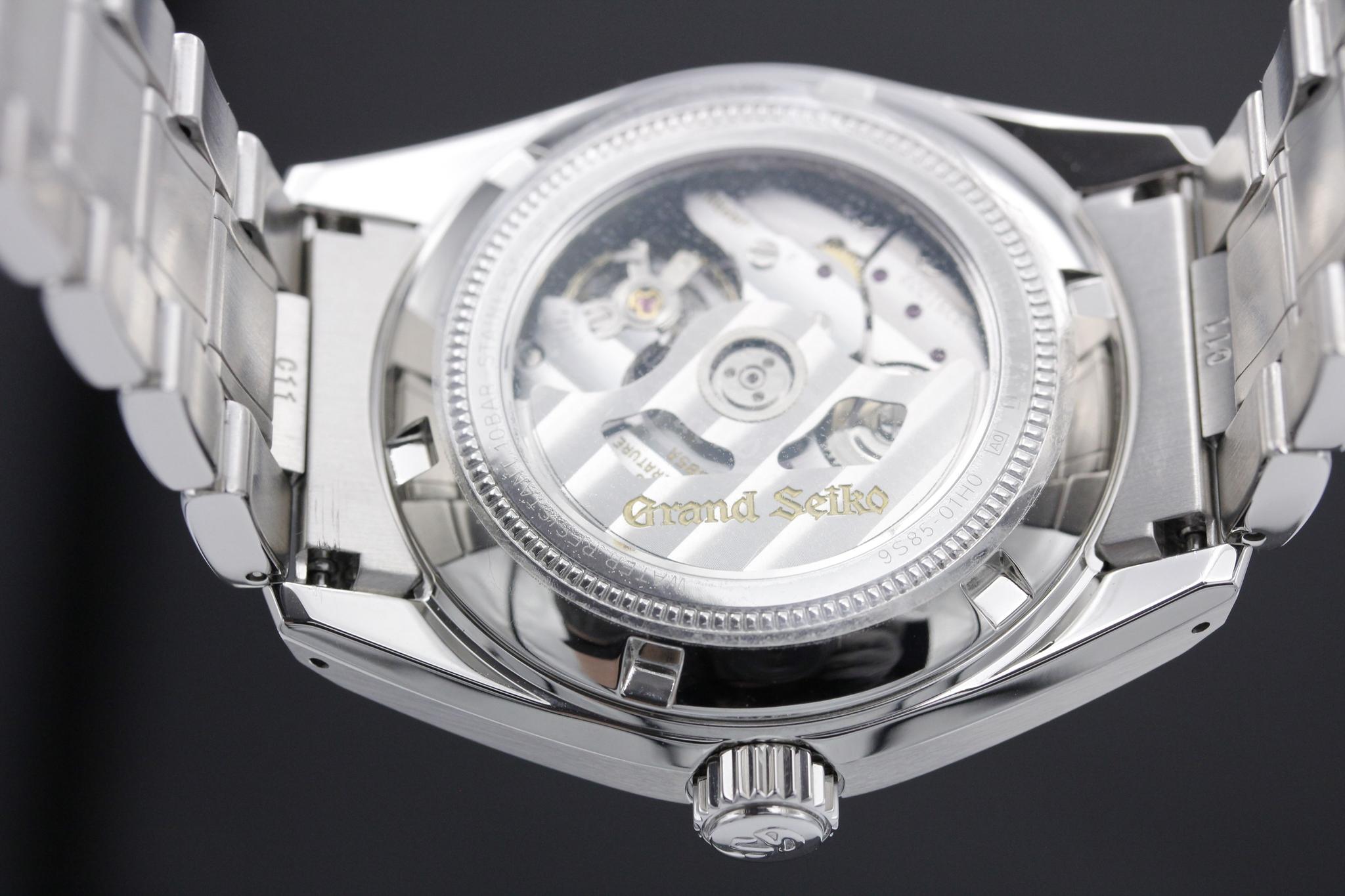 Watch Image 7