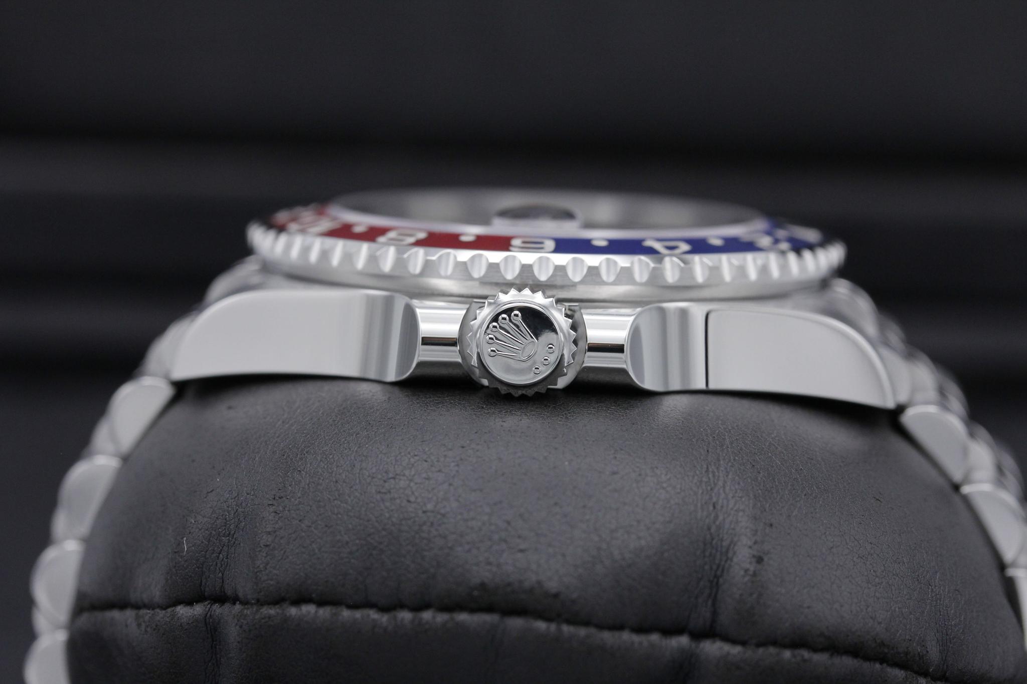 Watch Image 3