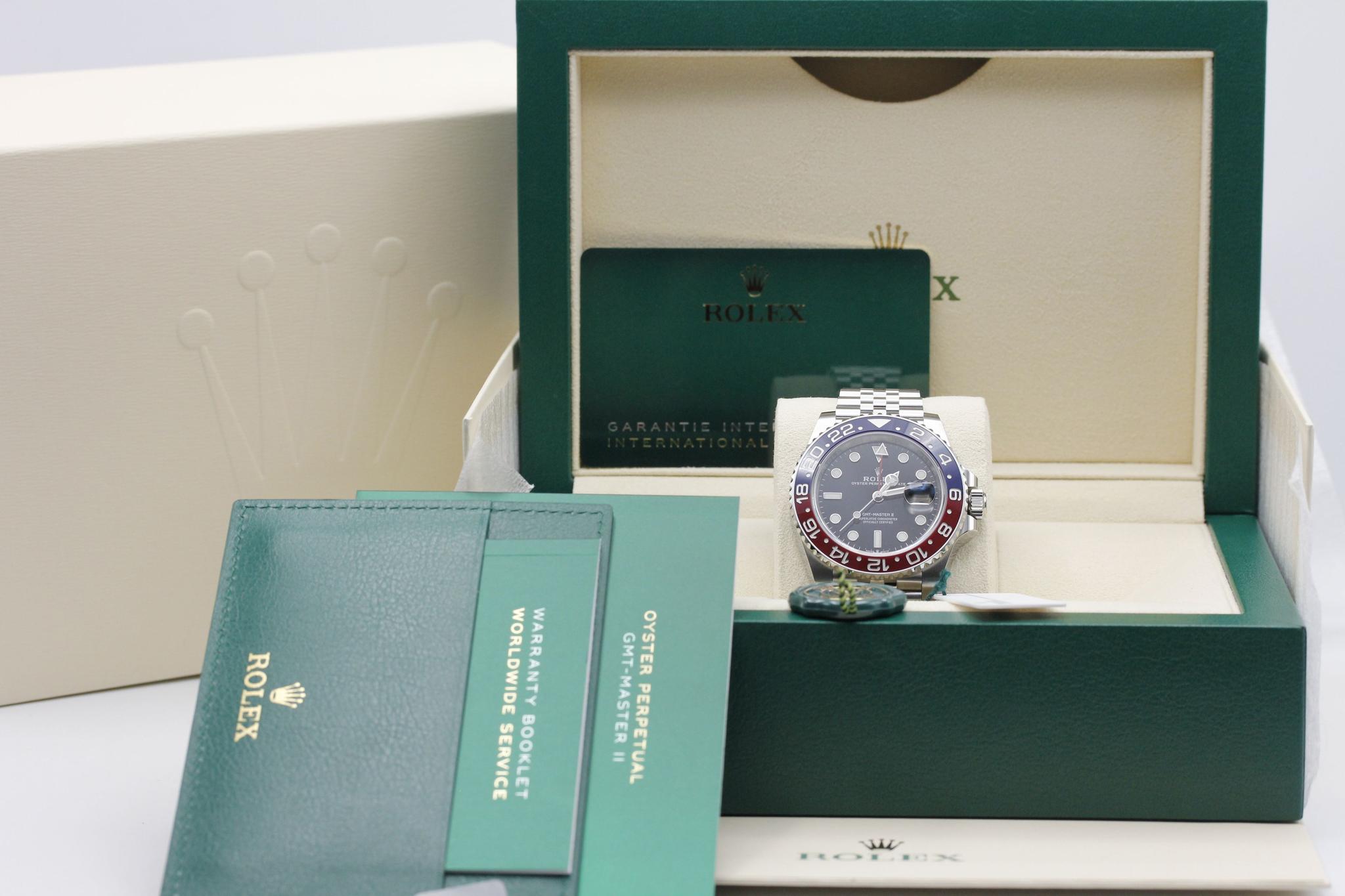Watch Image 11