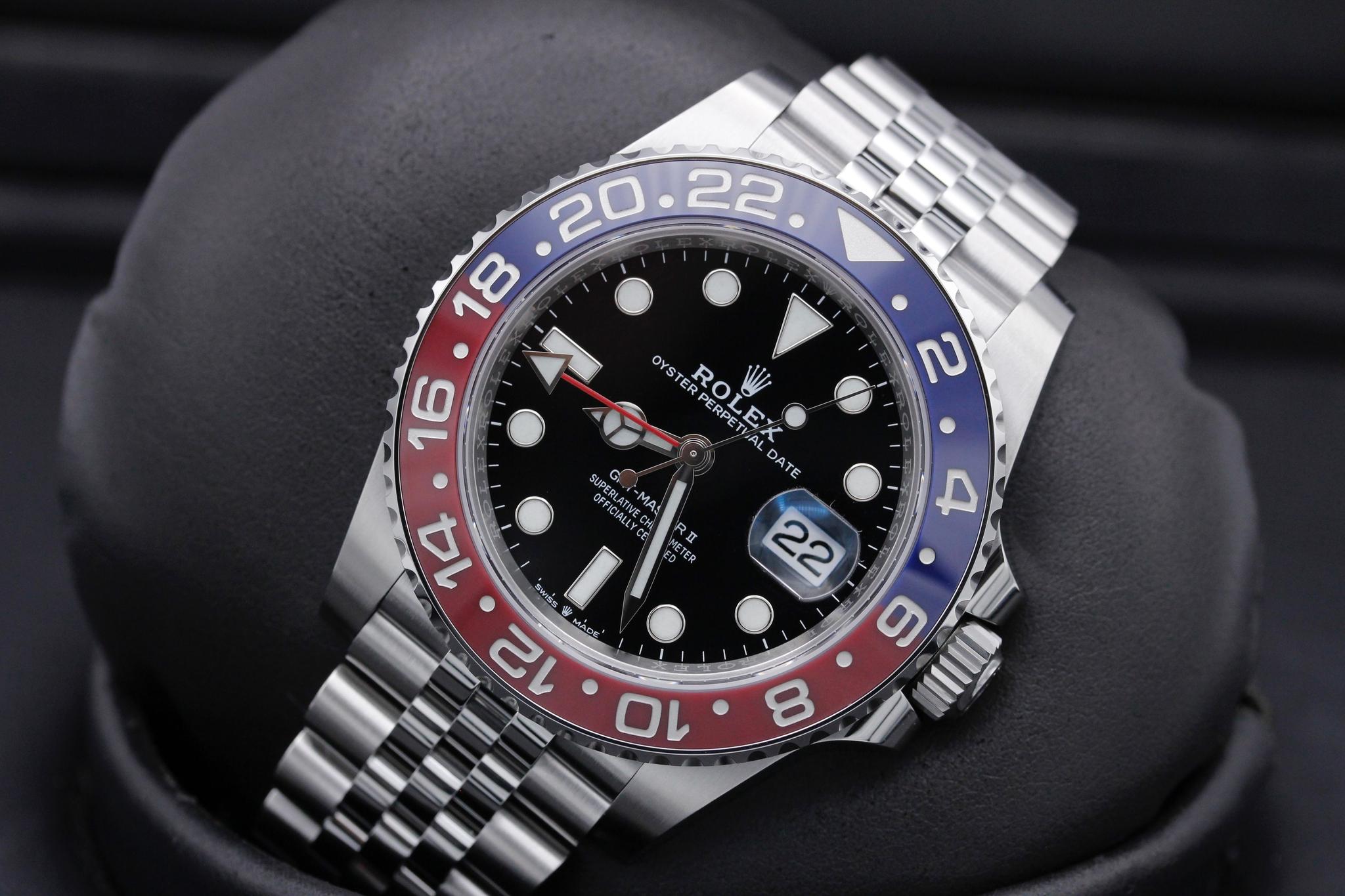 Watch Image 10