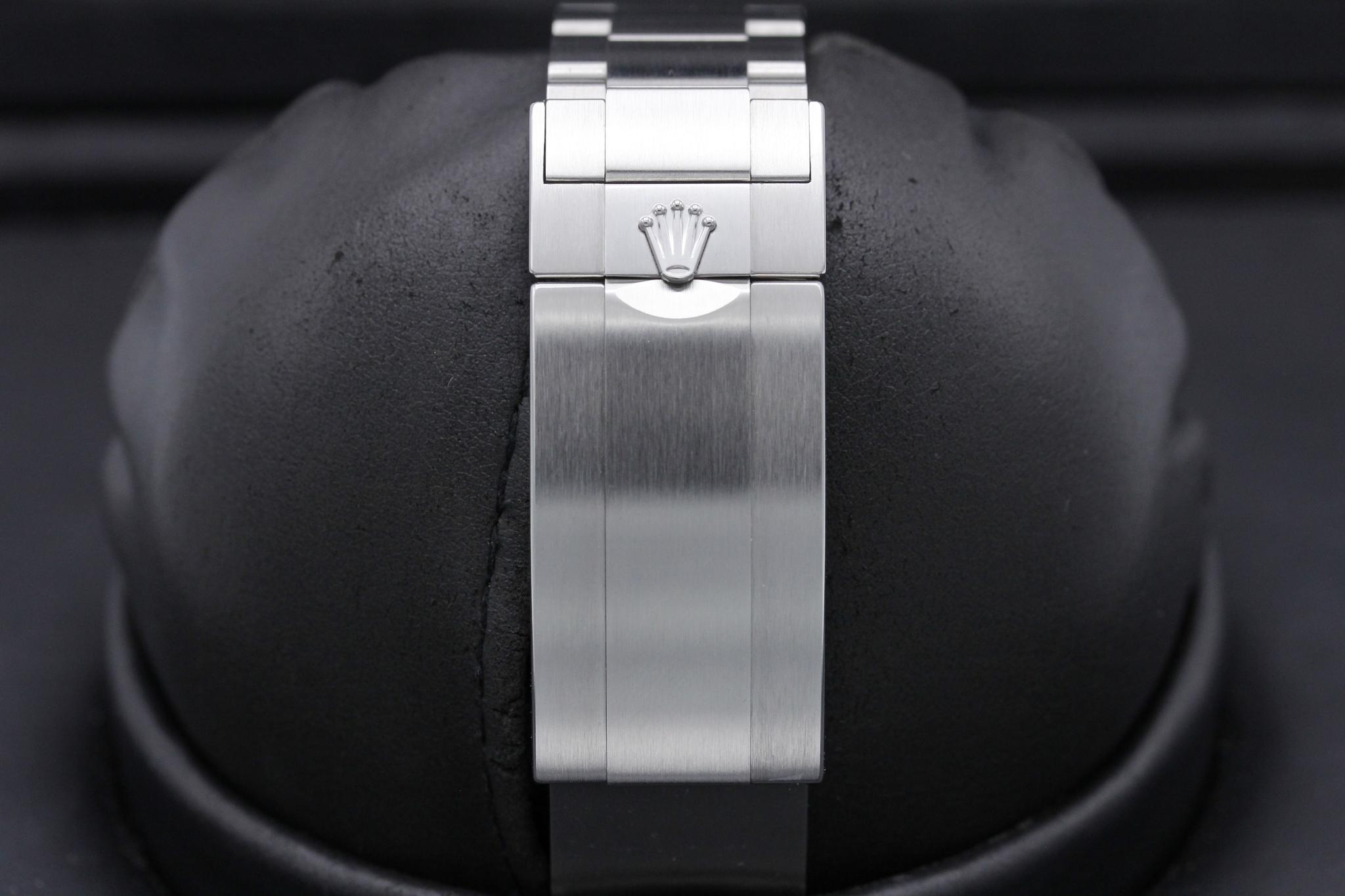 Watch Image 8