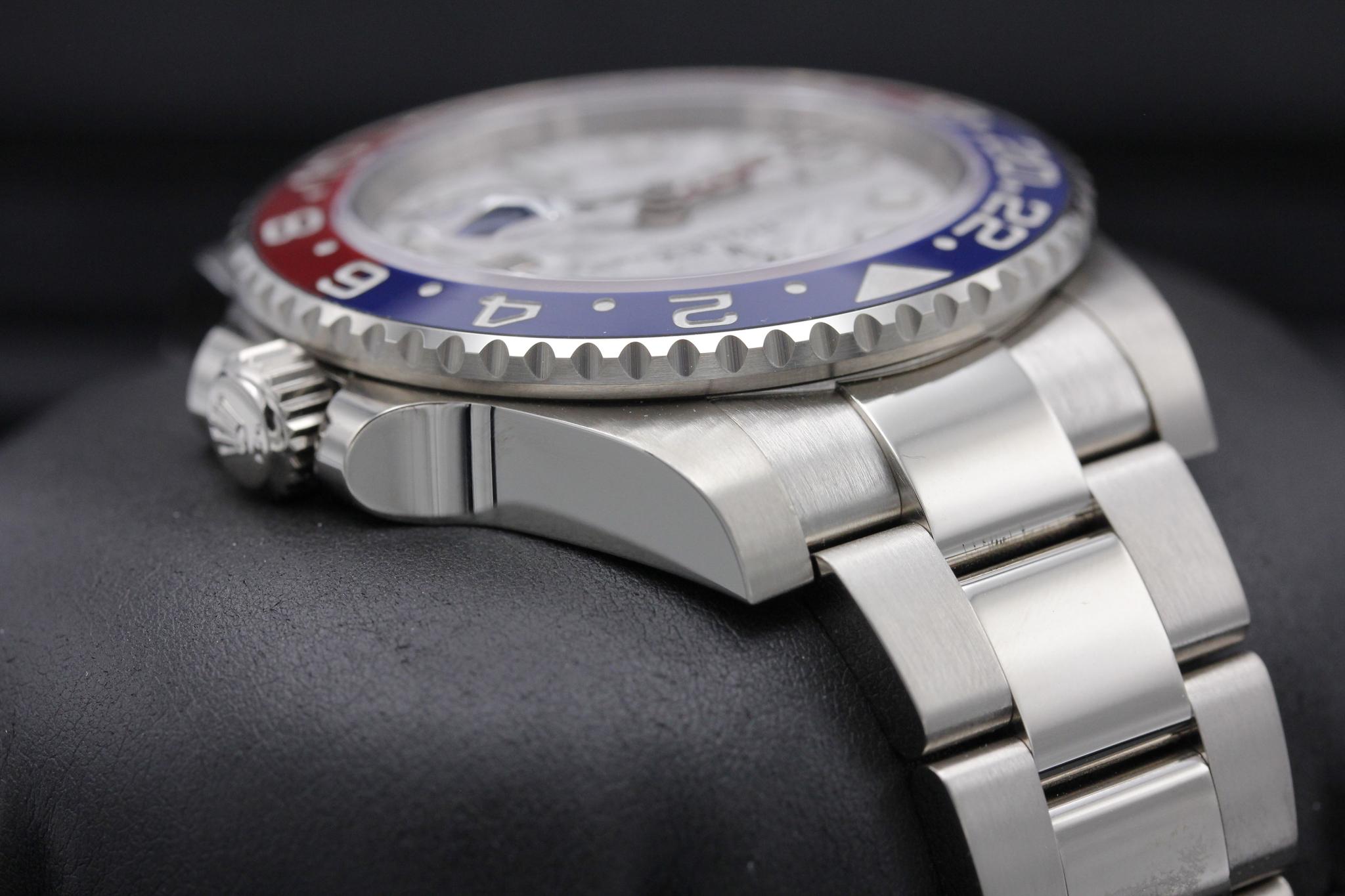 Watch Image 4