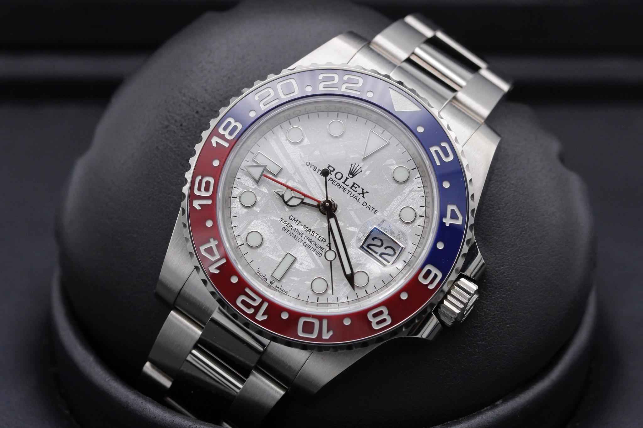 Watch Image 9