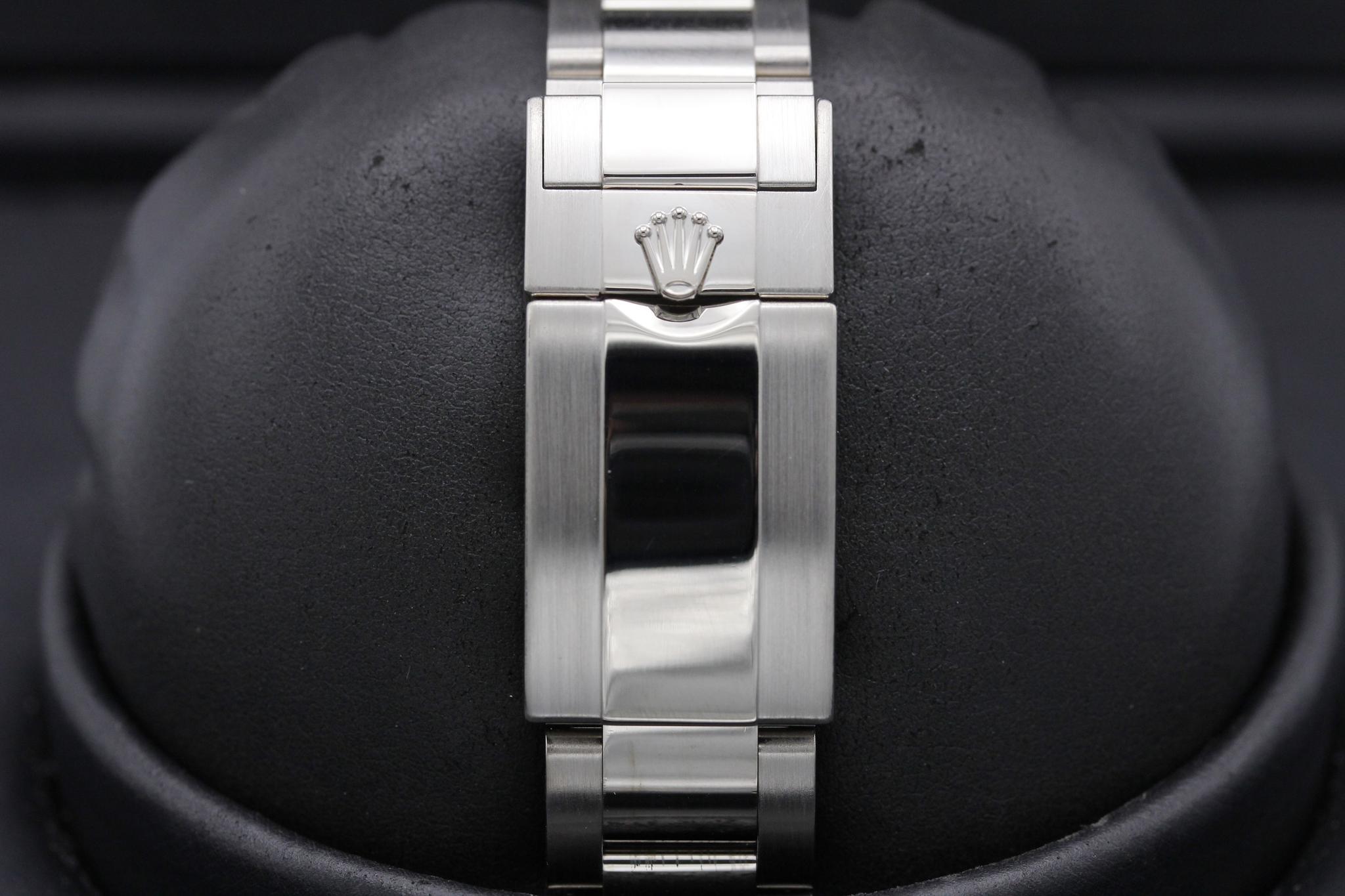 Watch Image 8