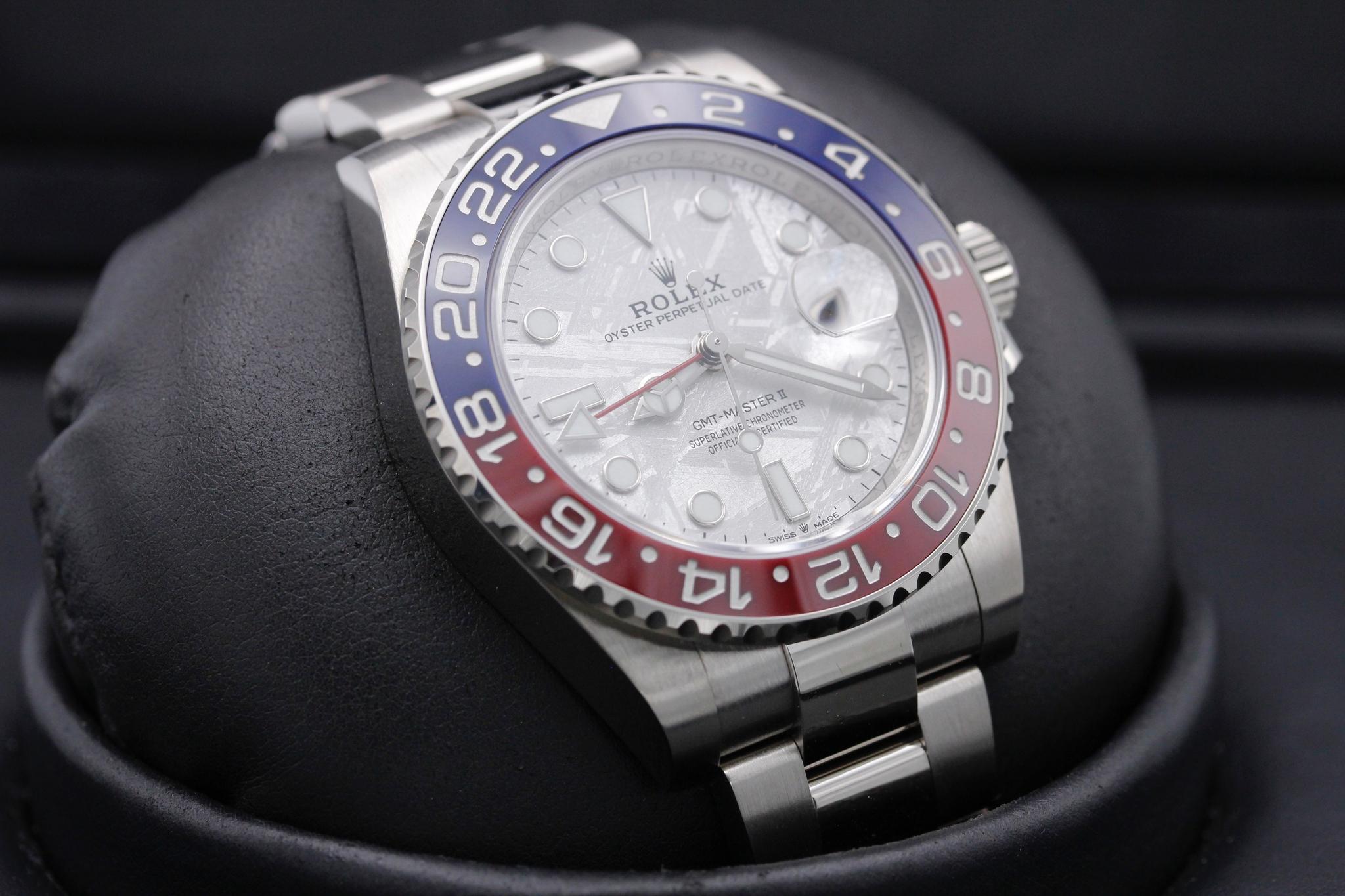 Watch Image 10