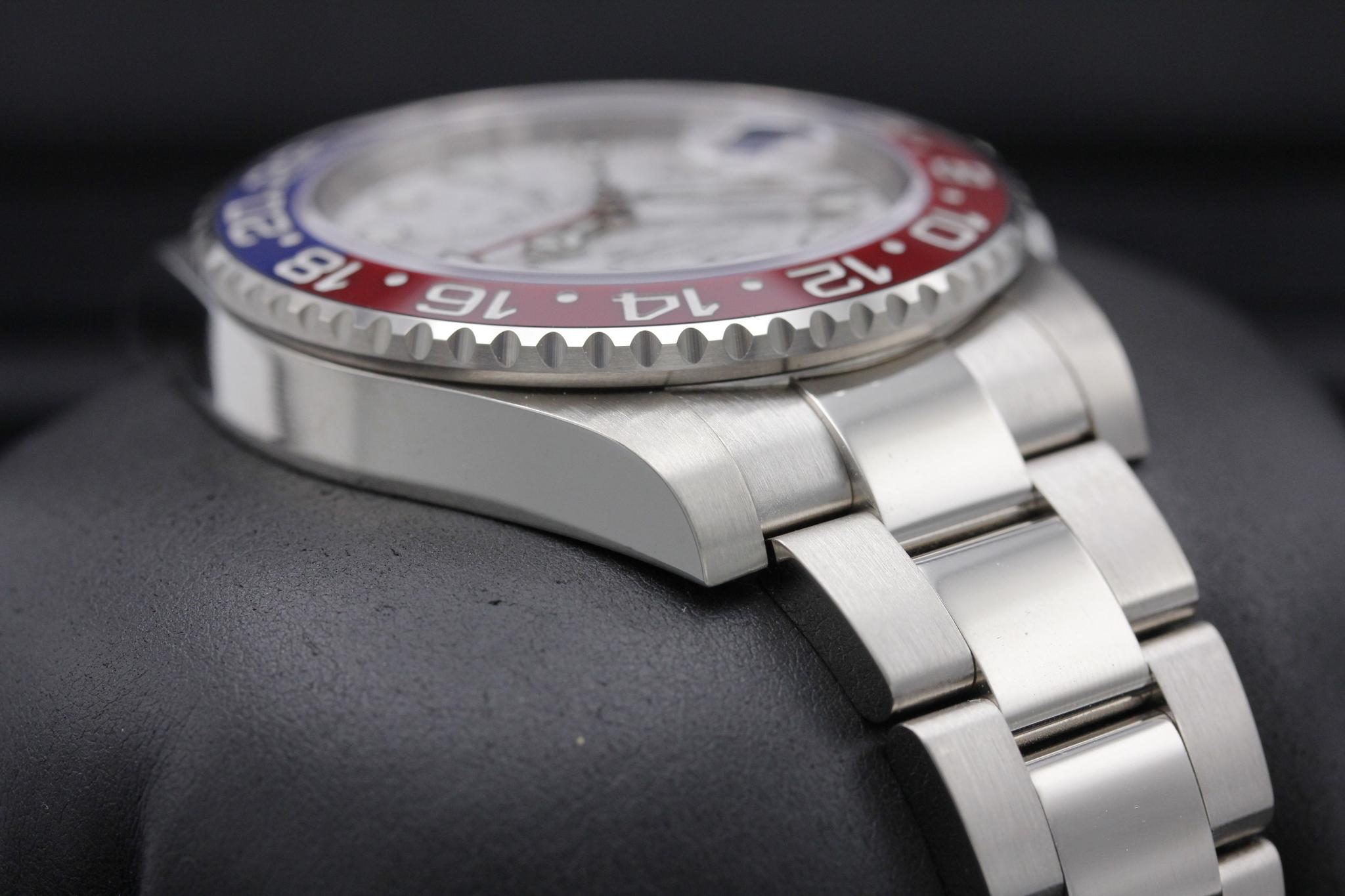 Watch Image 5