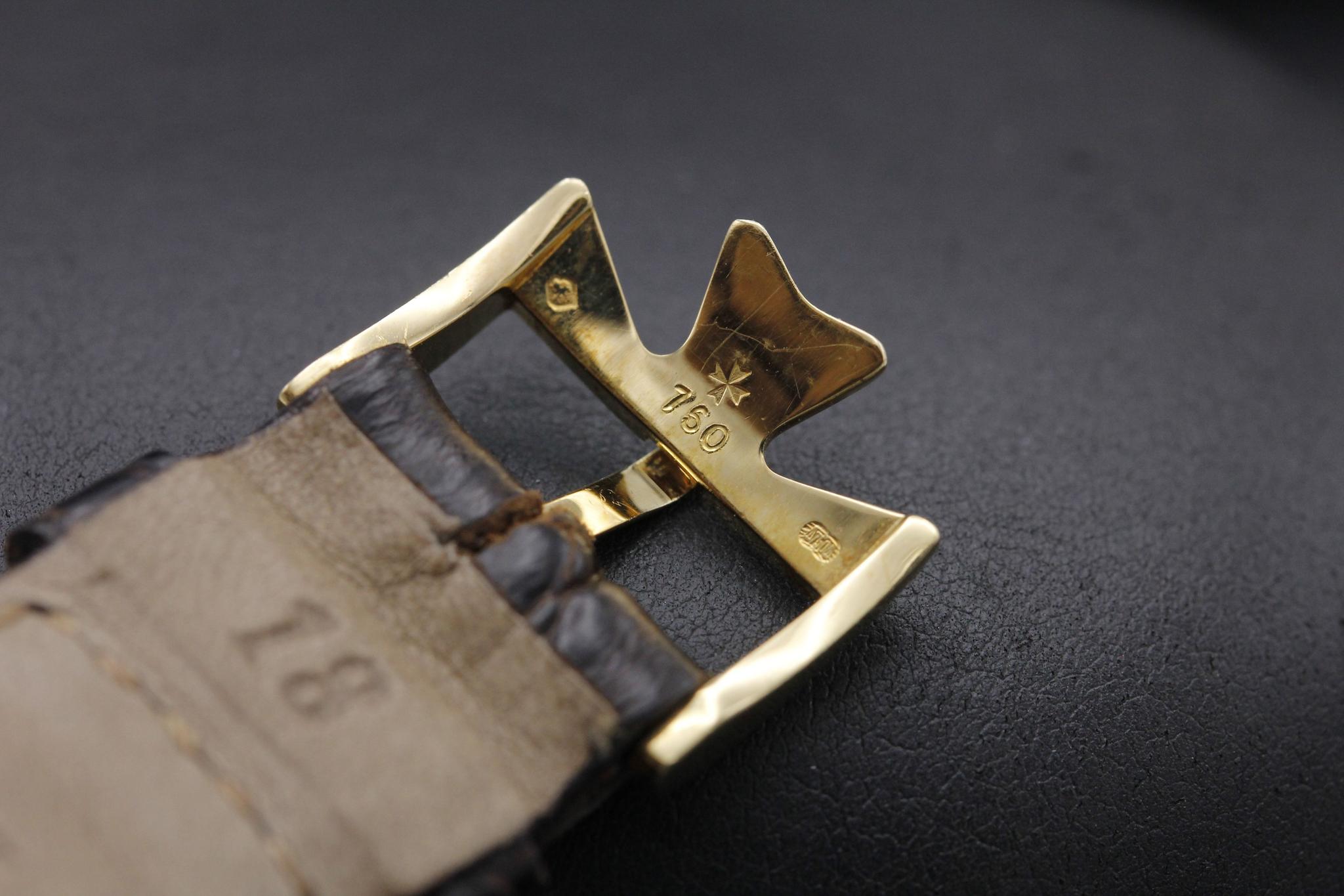 Watch Image 8