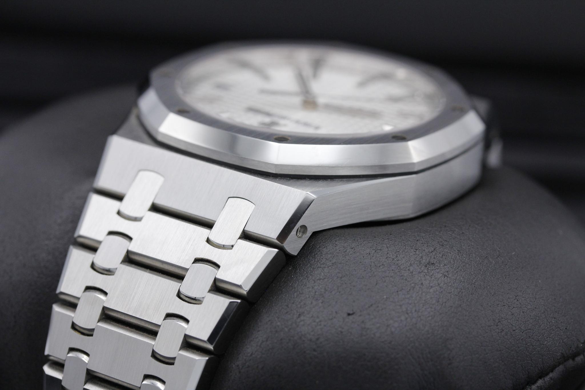 Watch Image 5