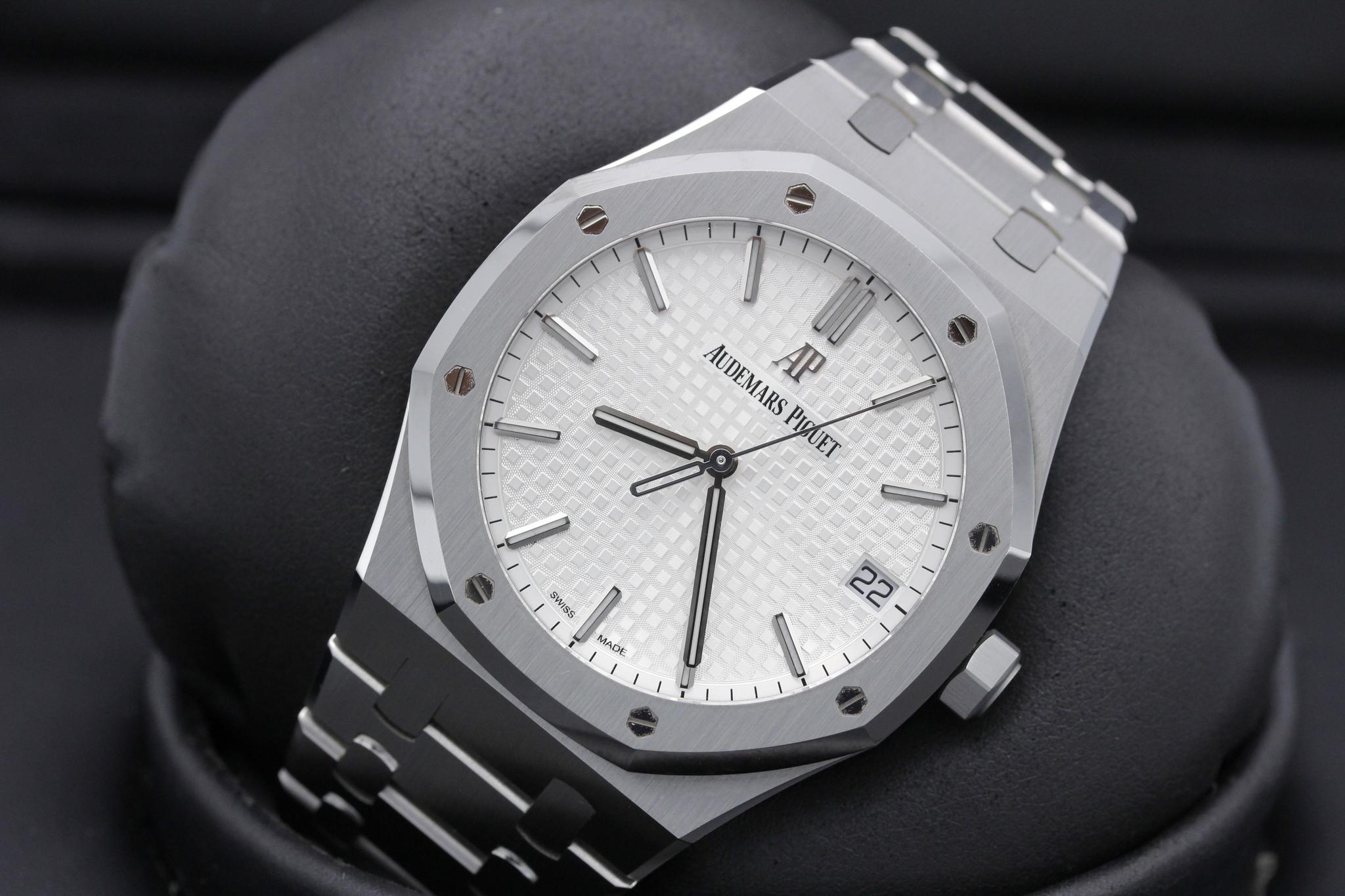 Watch Image 10