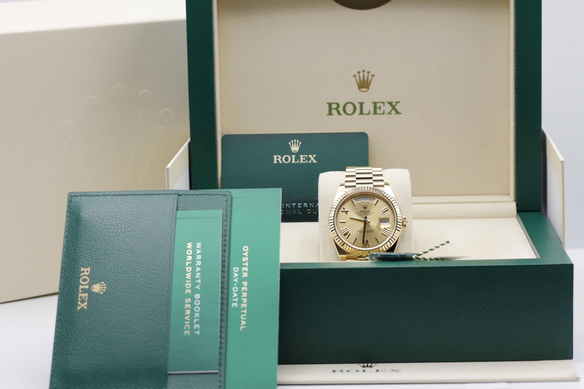 Watch Image 11