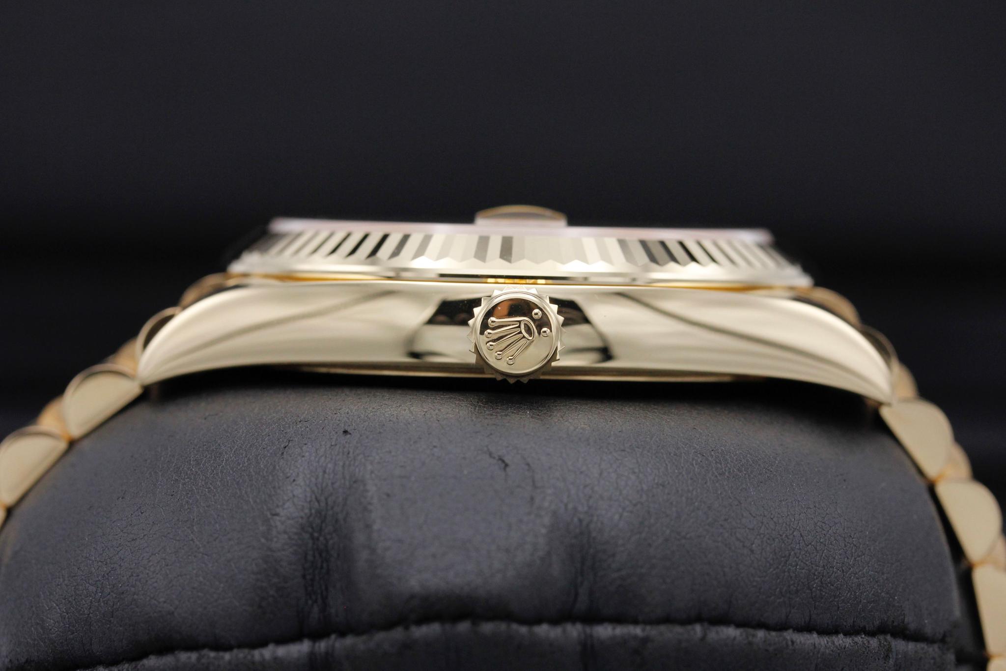 Watch Image 3
