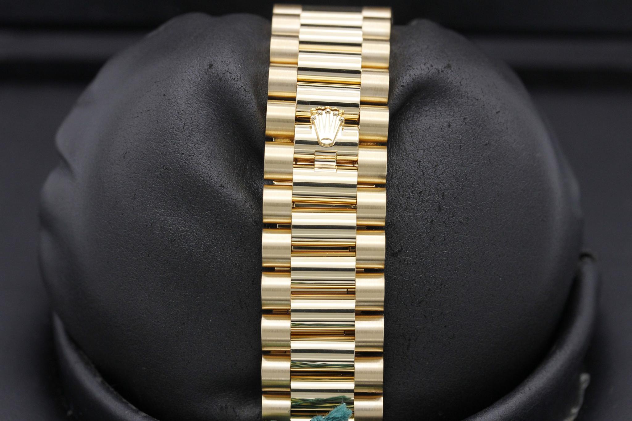 Watch Image 8