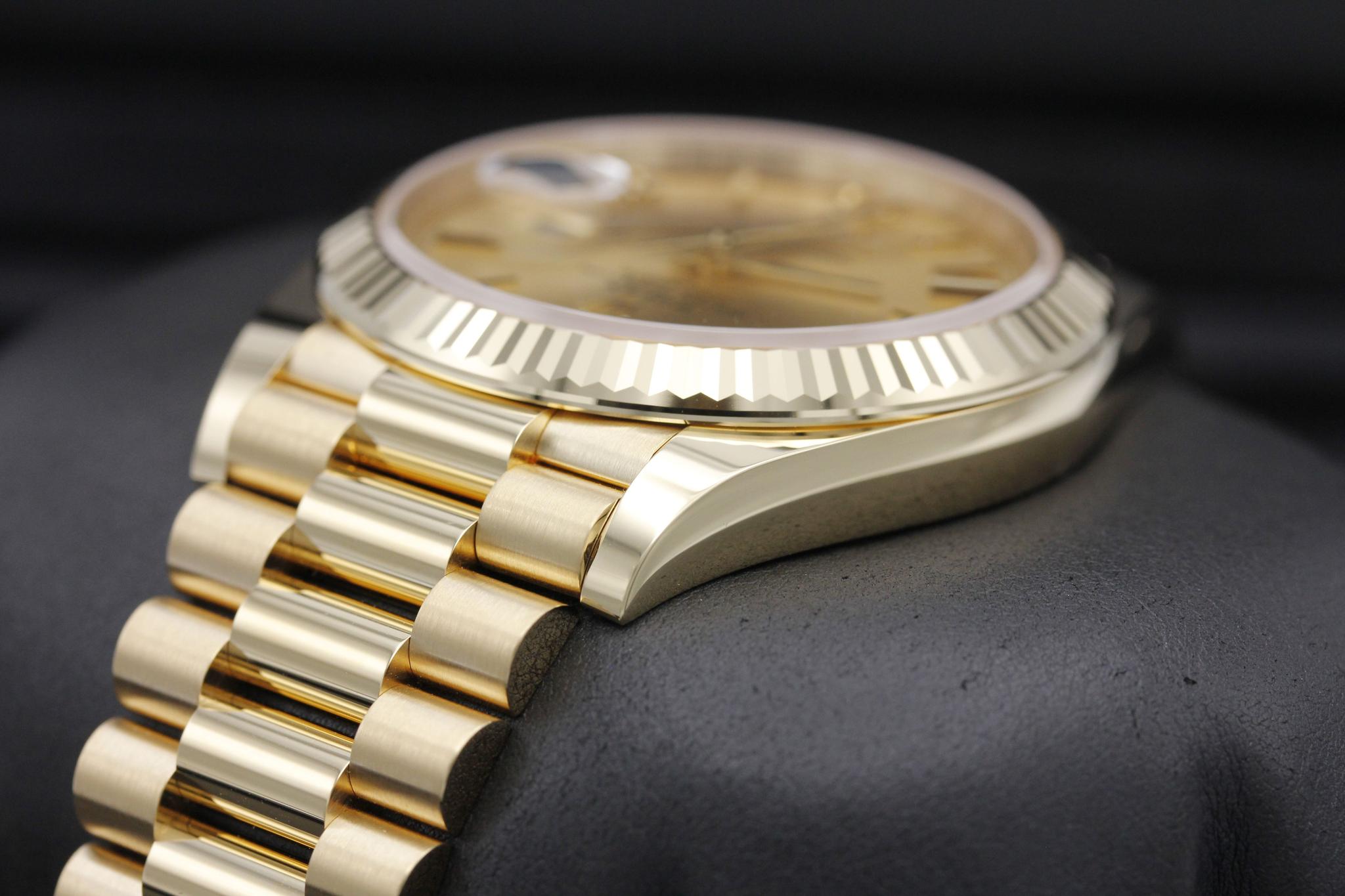 Watch Image 5