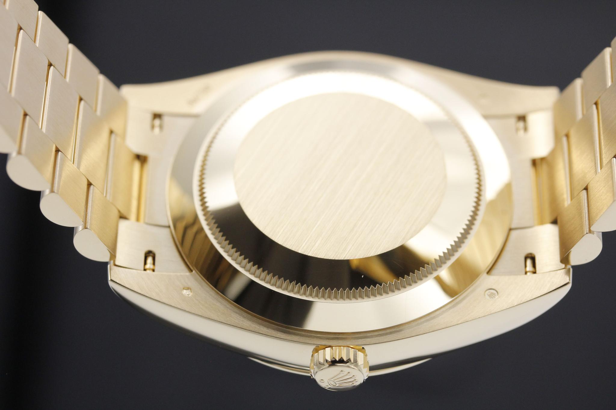 Watch Image 7