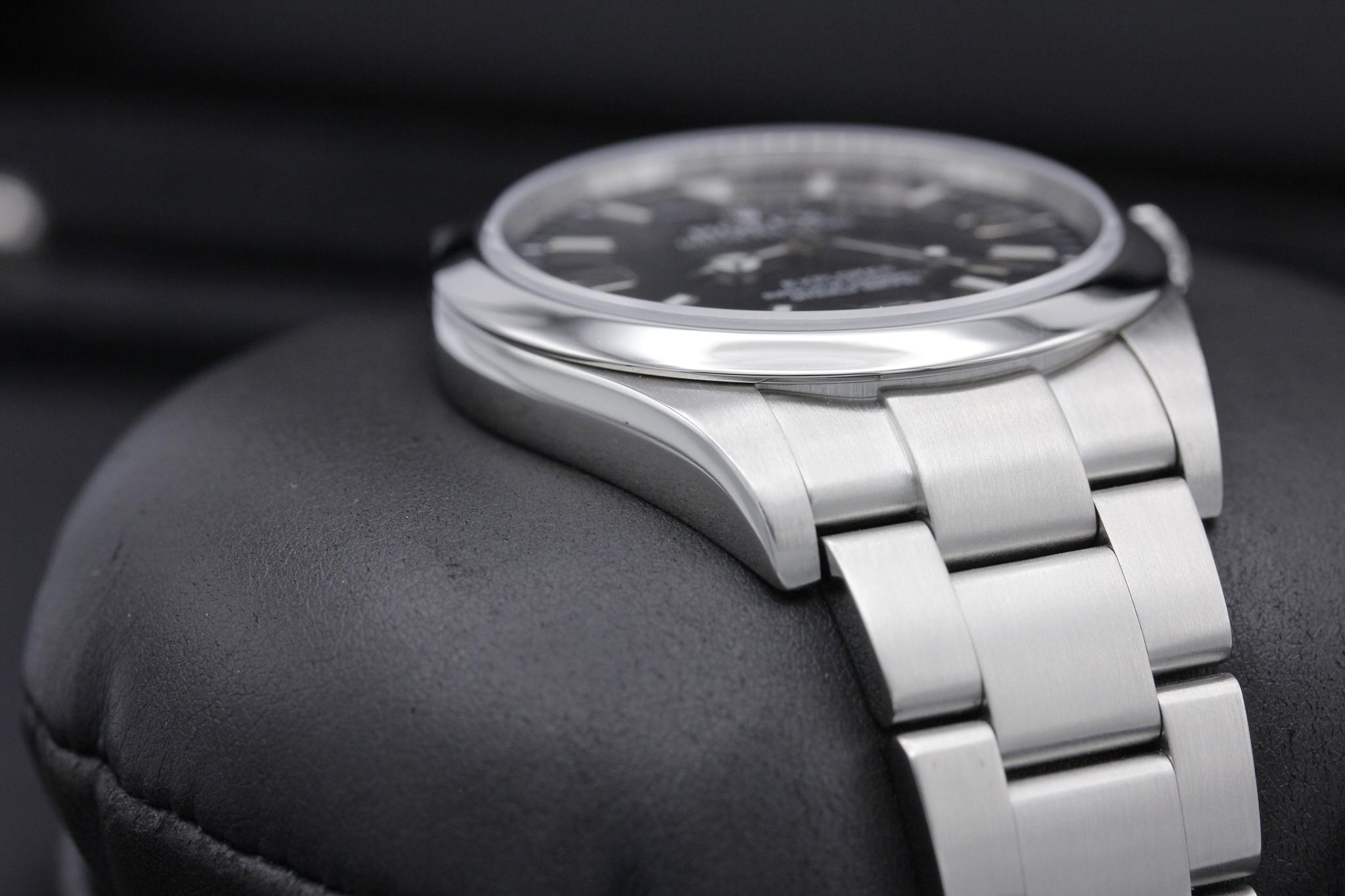 Watch Image 6