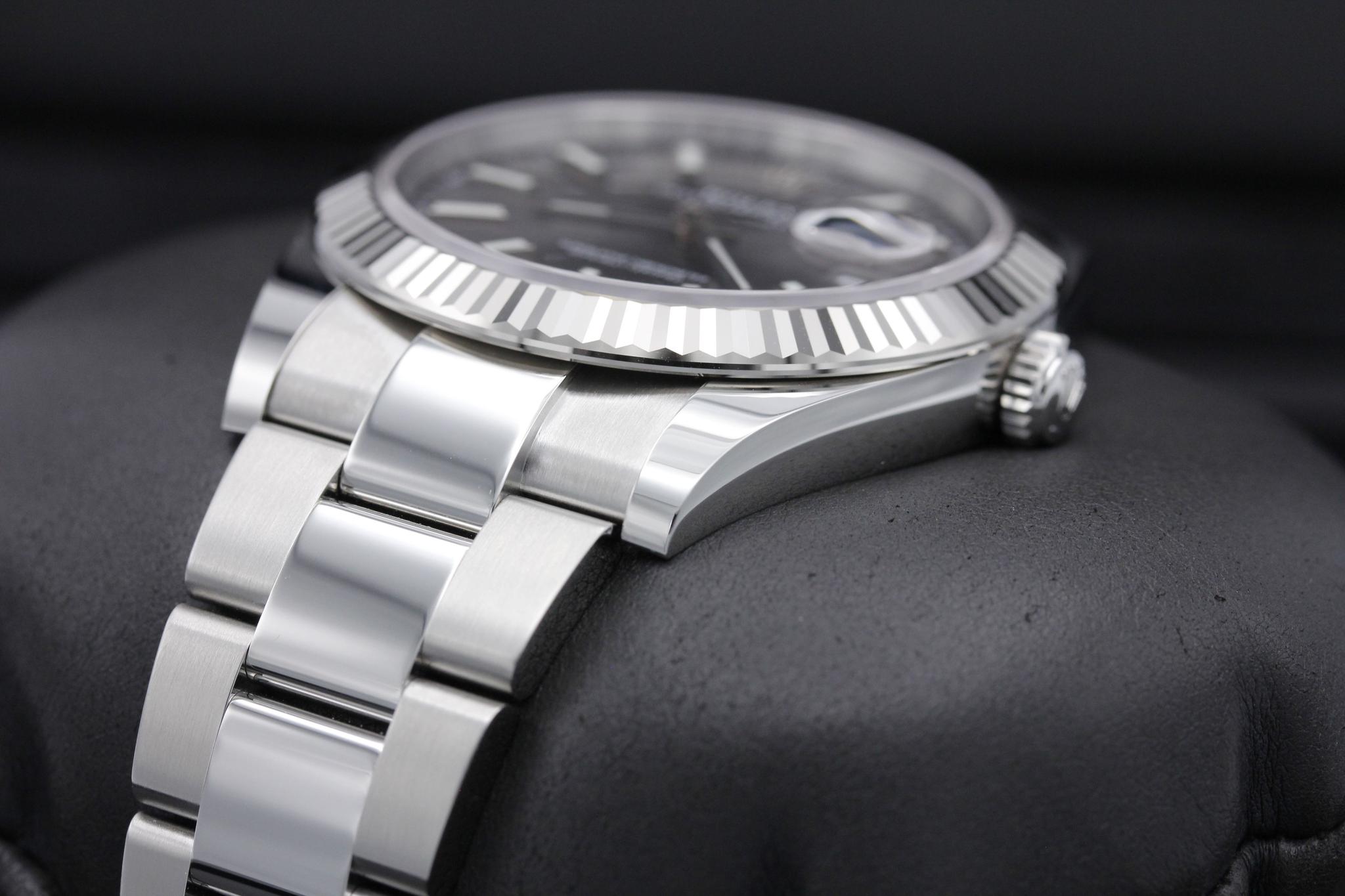 Watch Image 2