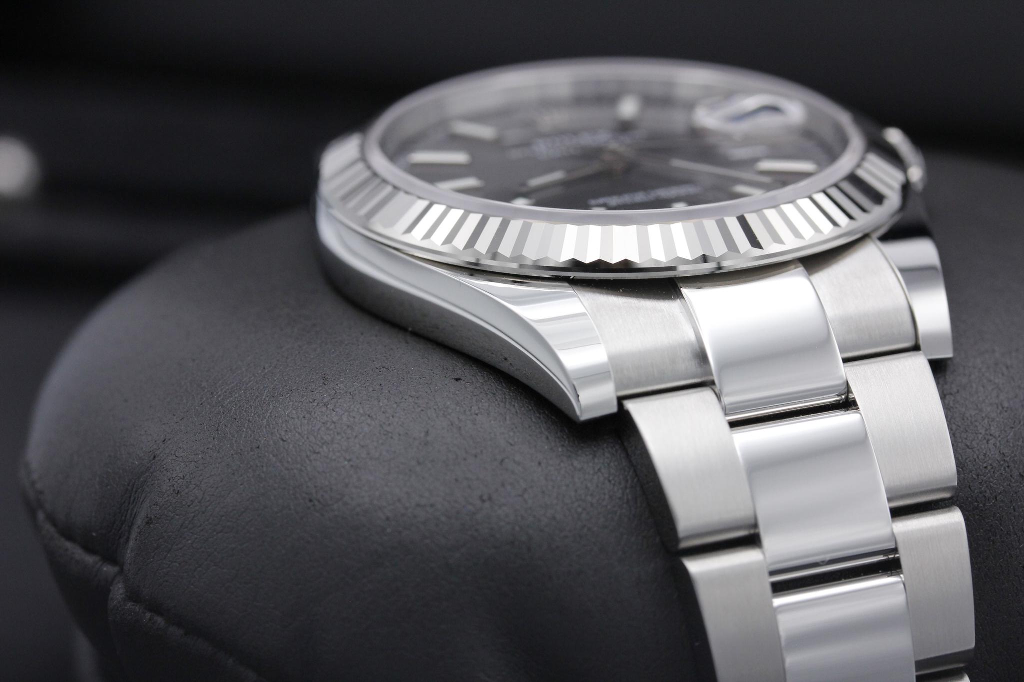 Watch Image 6