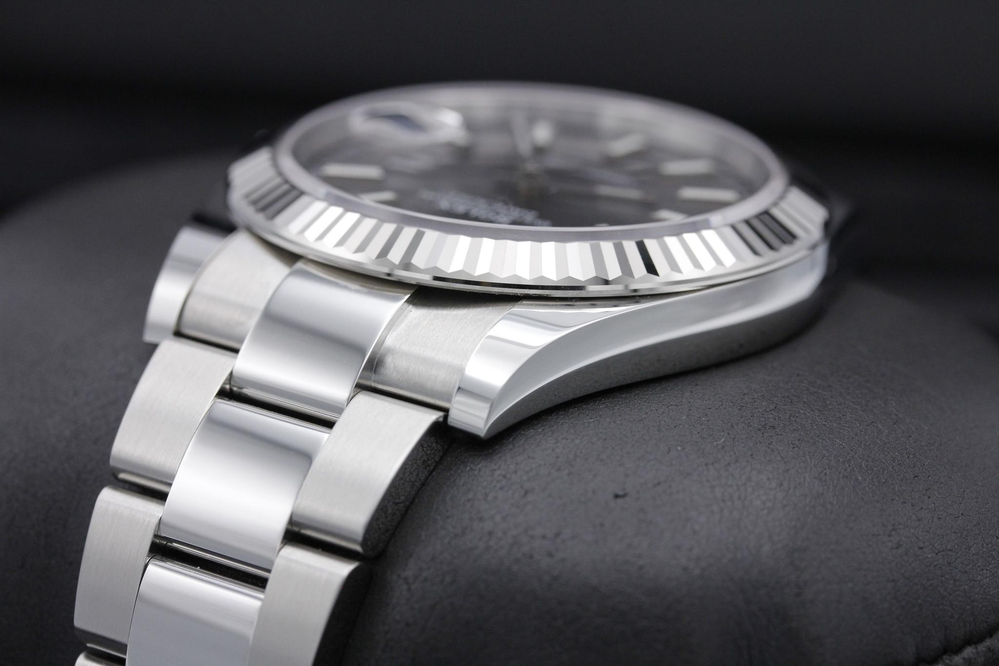 Watch Image 5