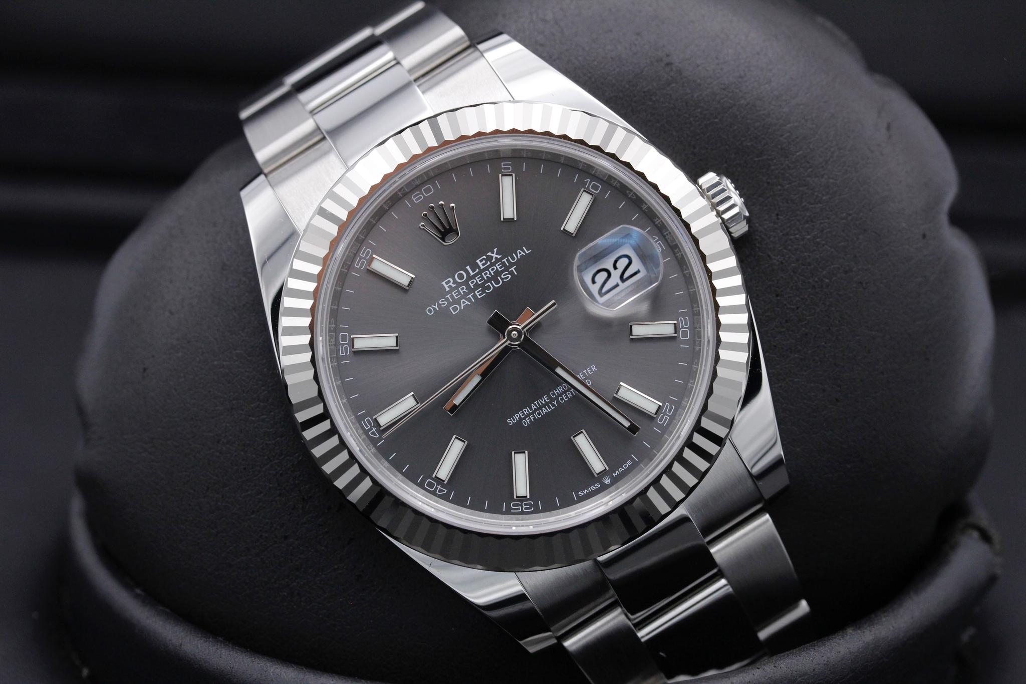 Watch Image 9