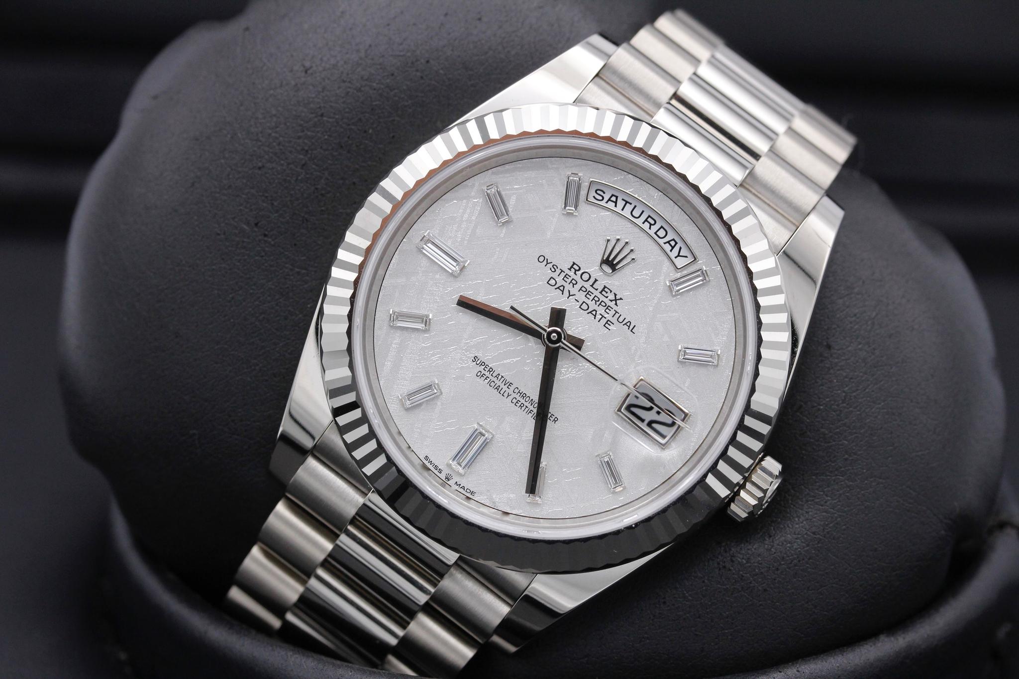 Watch Image 10