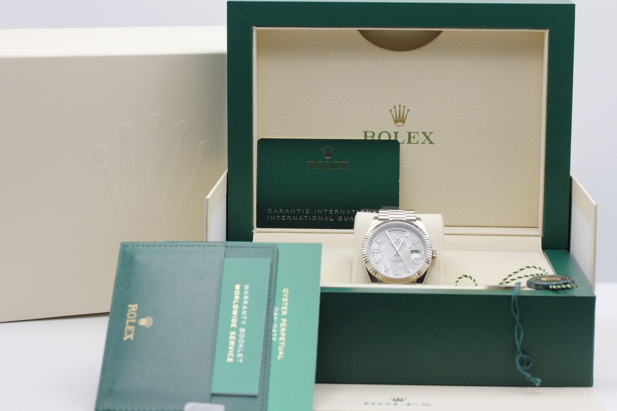 Watch Image 11