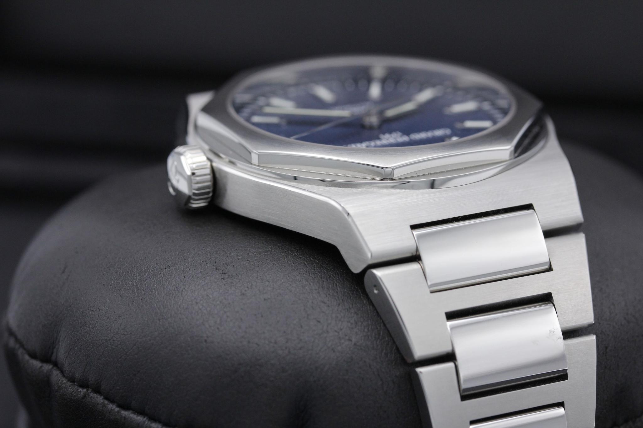Watch Image 4