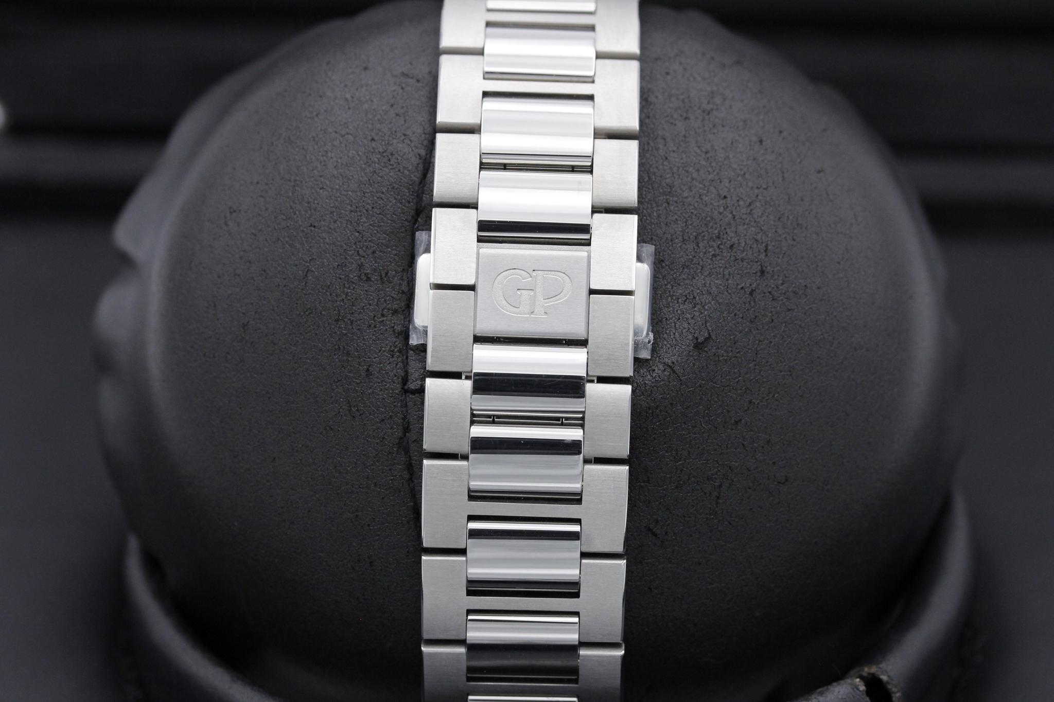 Watch Image 8