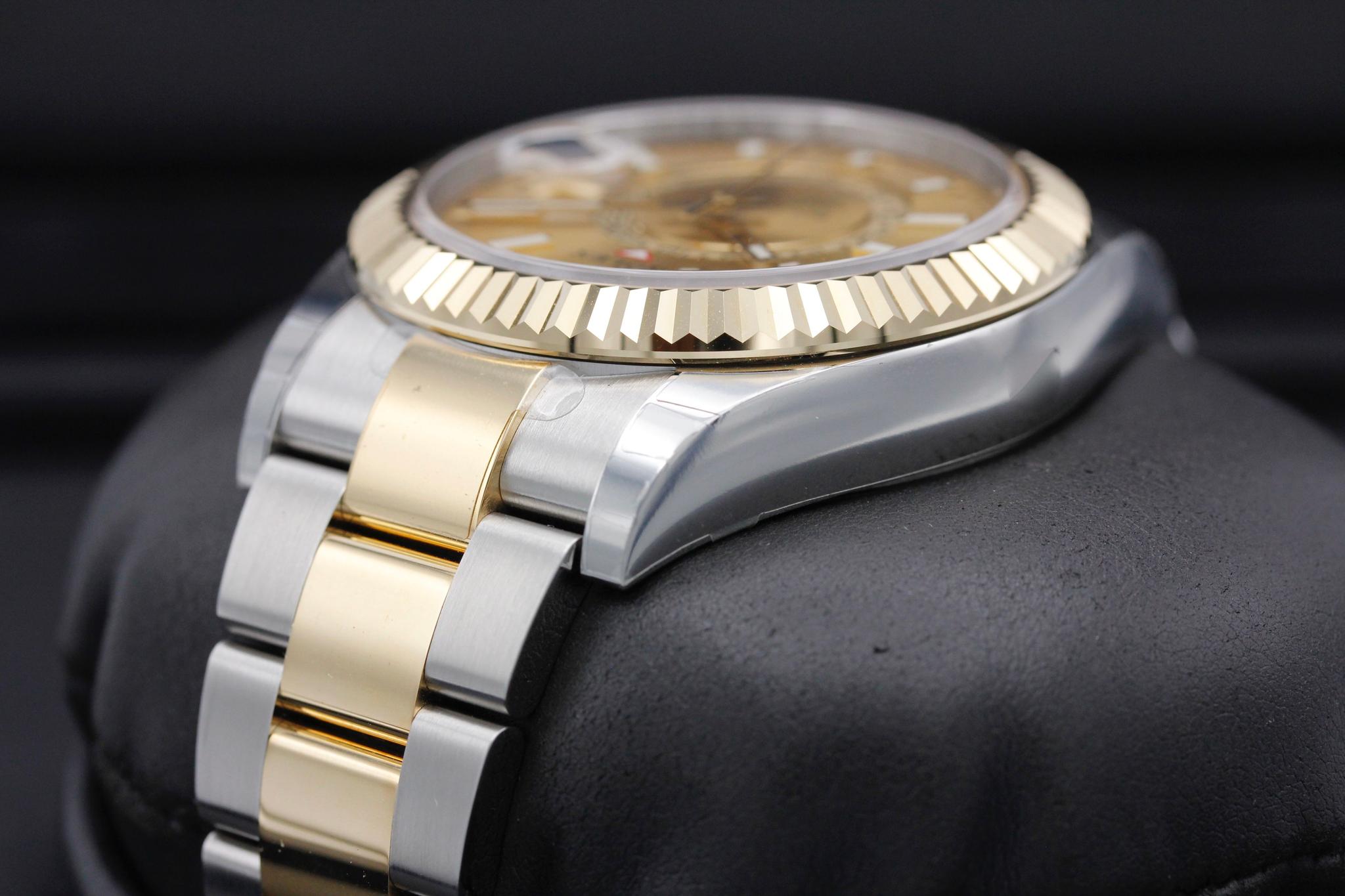 Watch Image 5