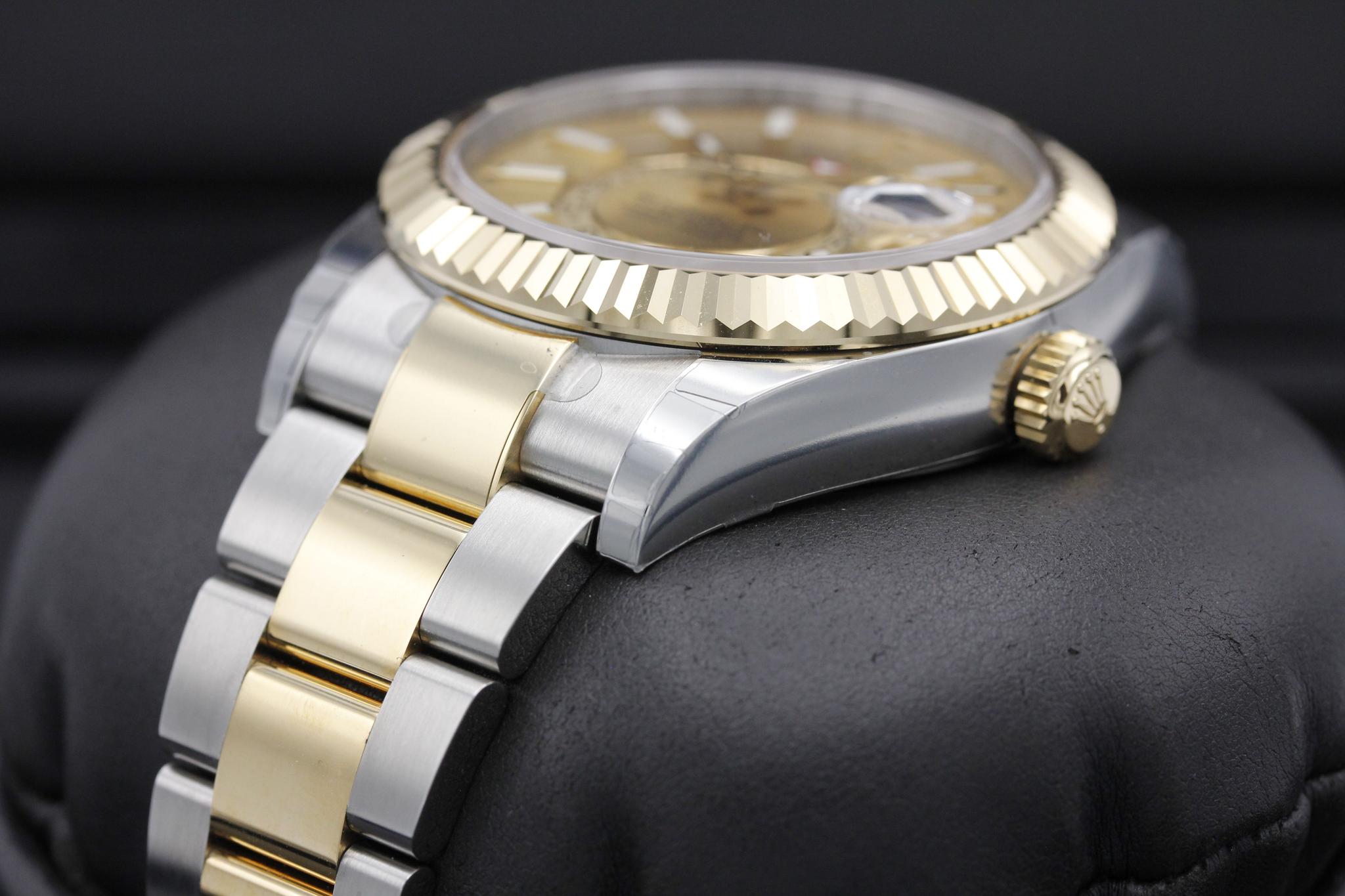 Watch Image 2