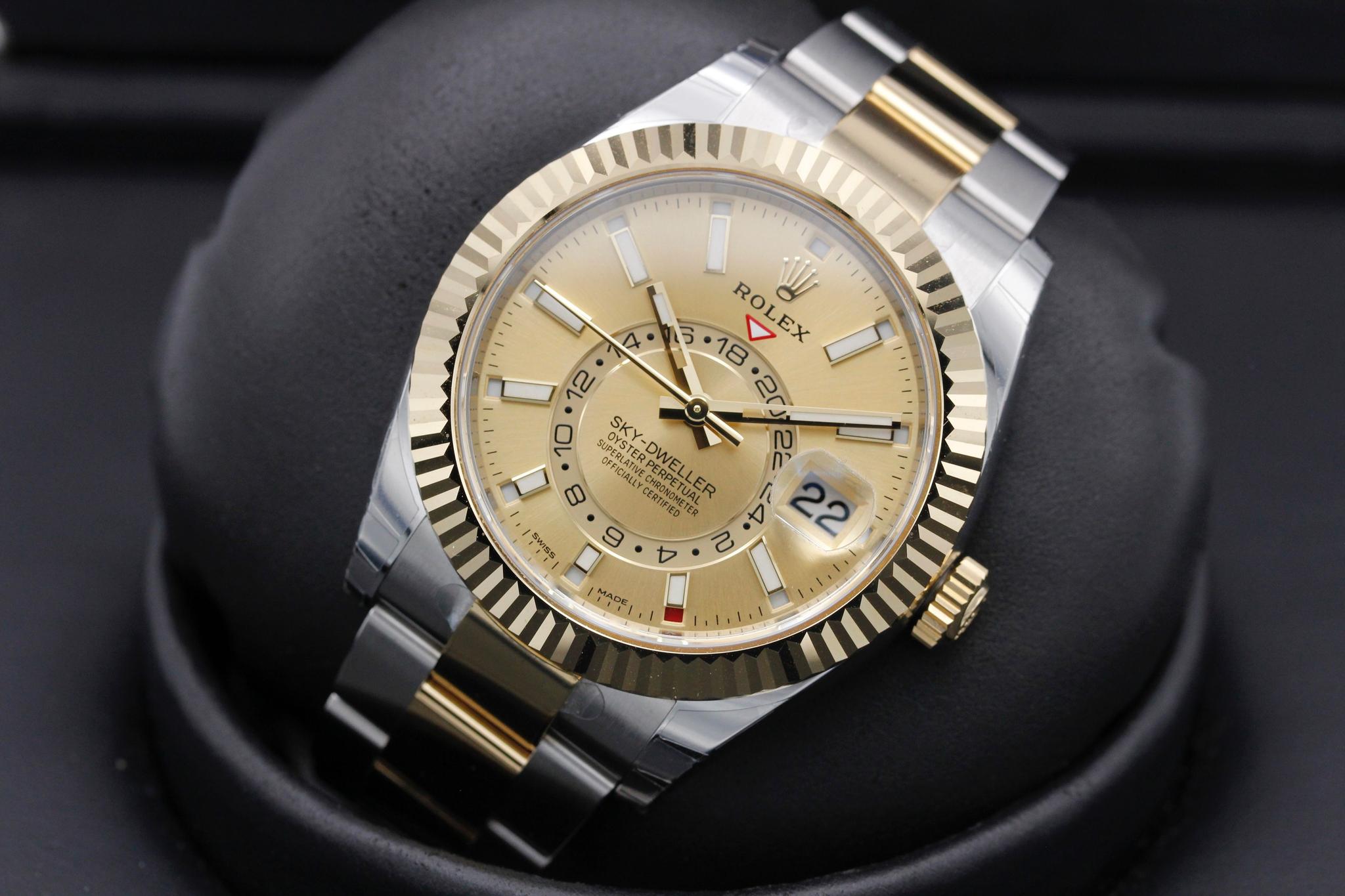 Watch Image 9