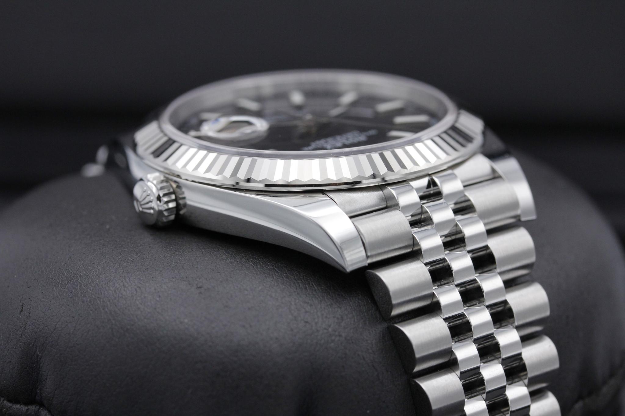 Watch Image 4