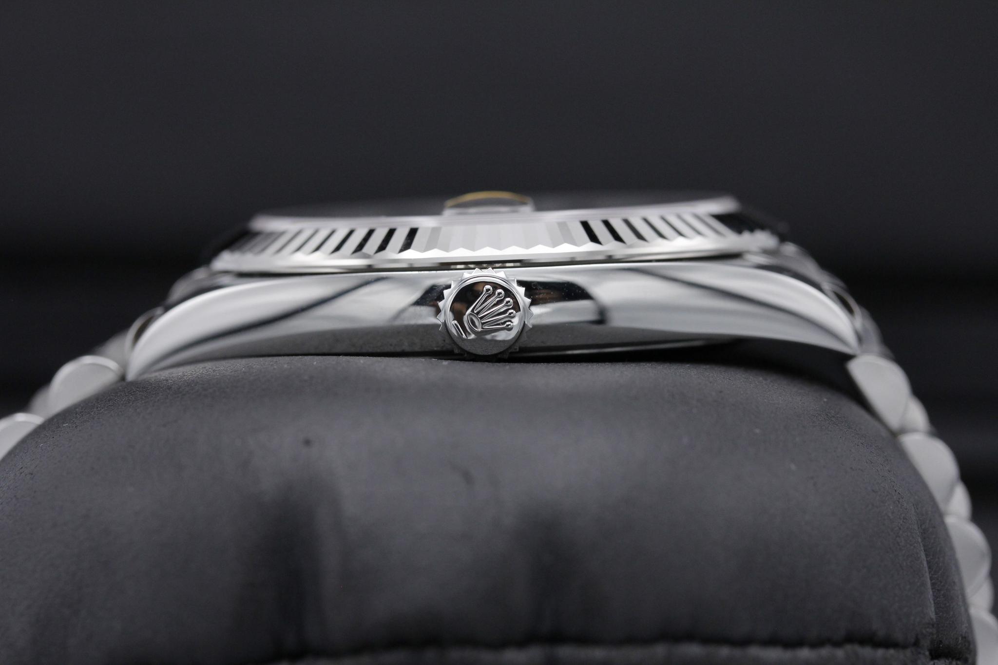 Watch Image 3