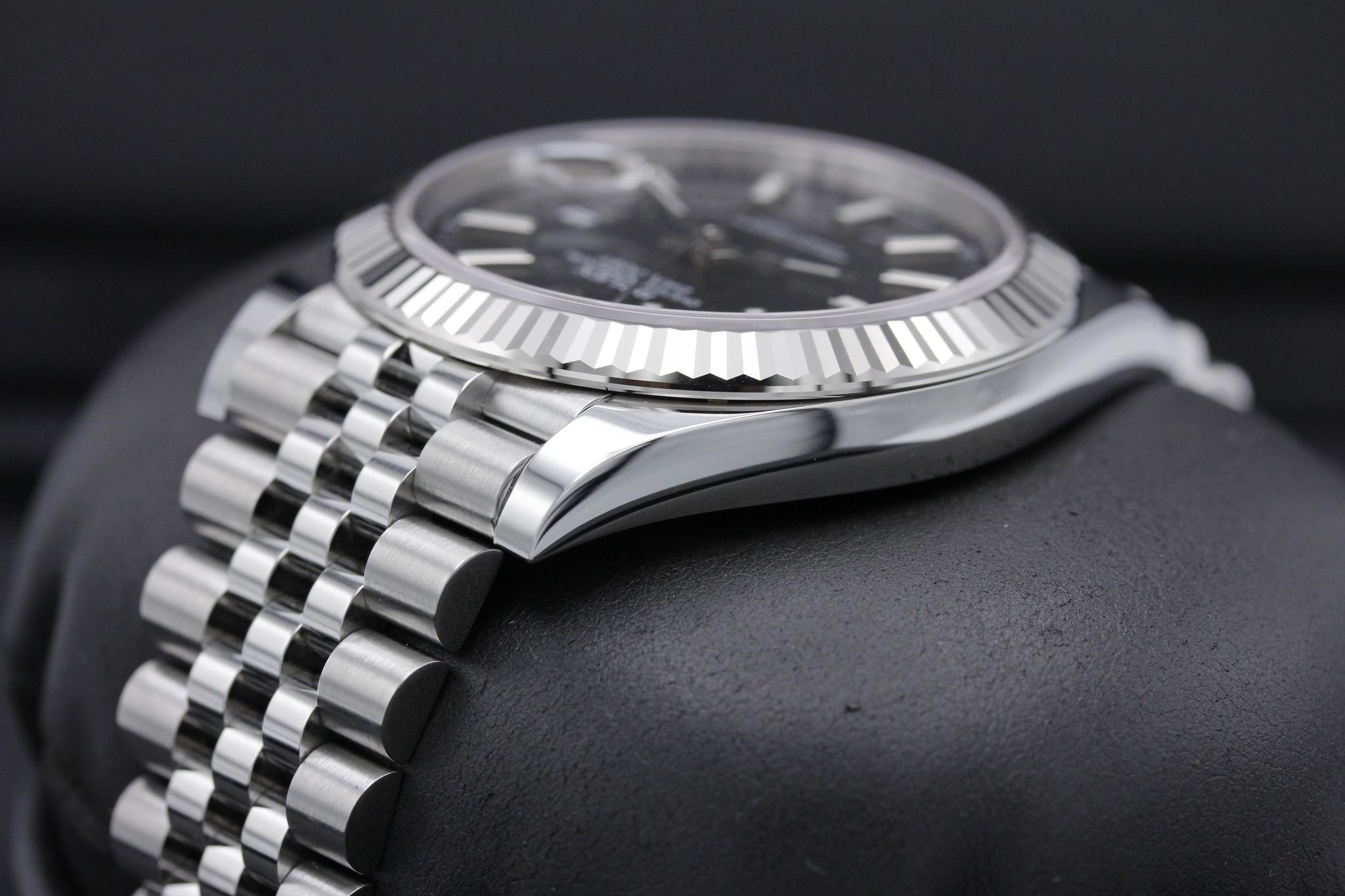 Watch Image 5