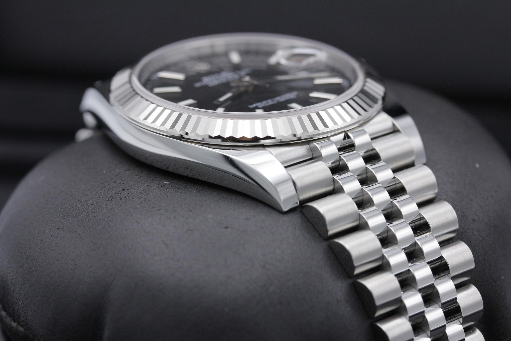 Watch Image 6