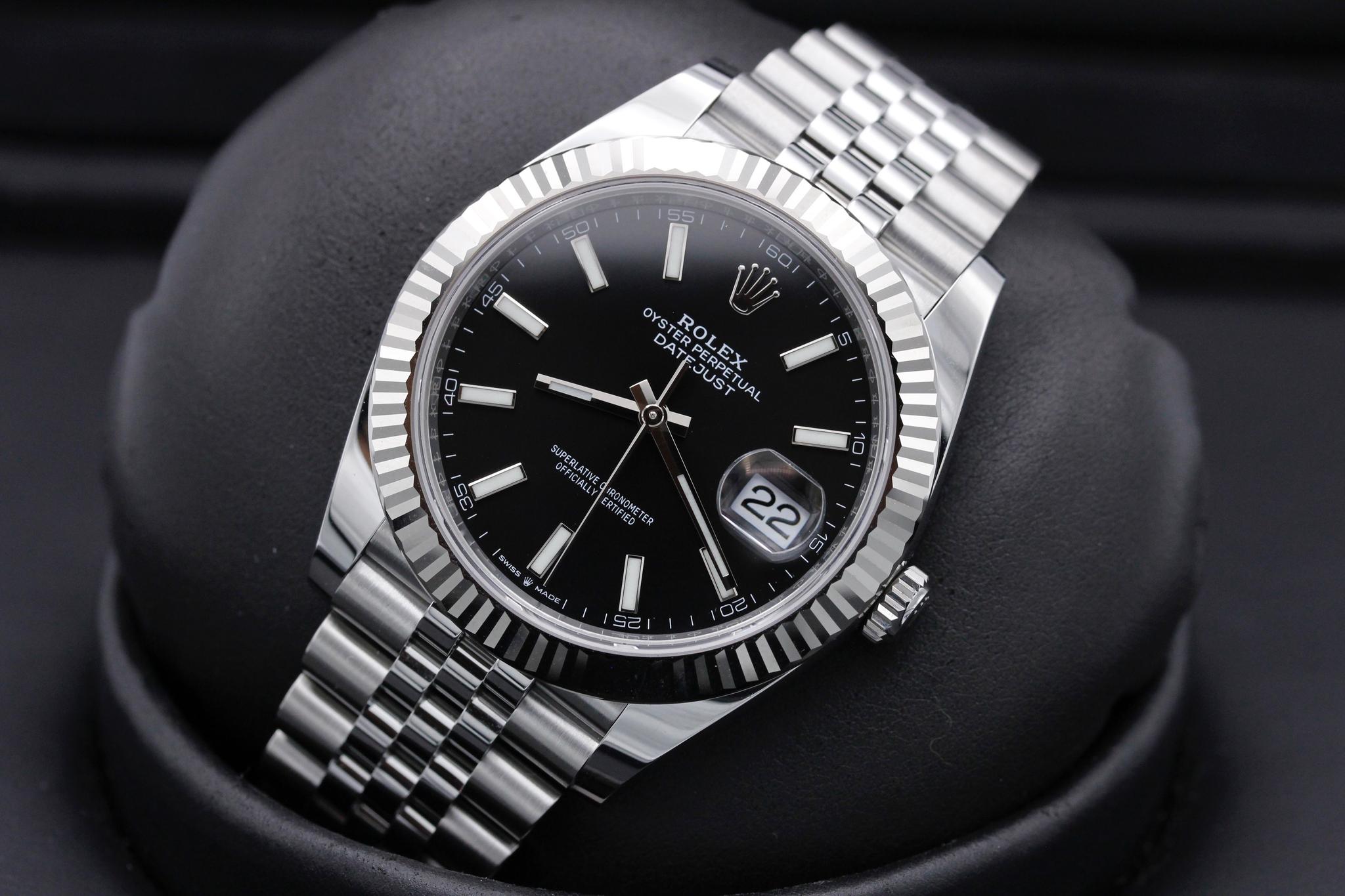 Watch Image 9