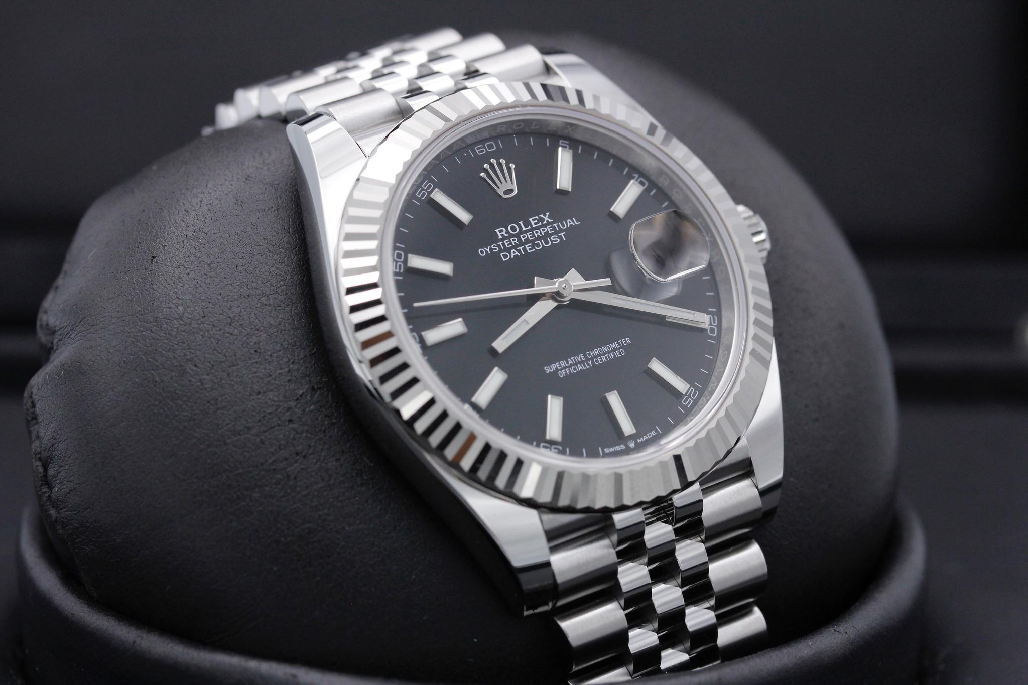 Watch Image 10