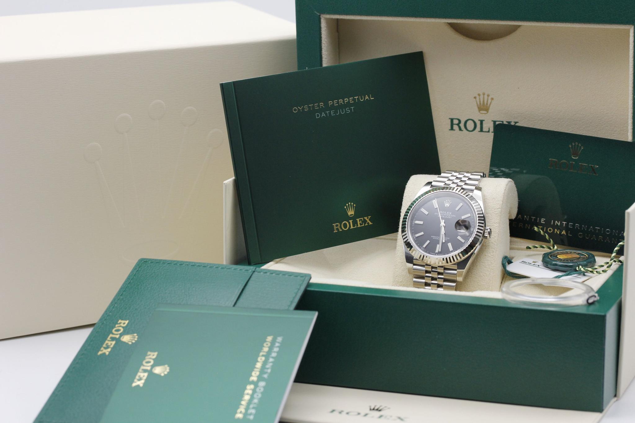 Watch Image 11