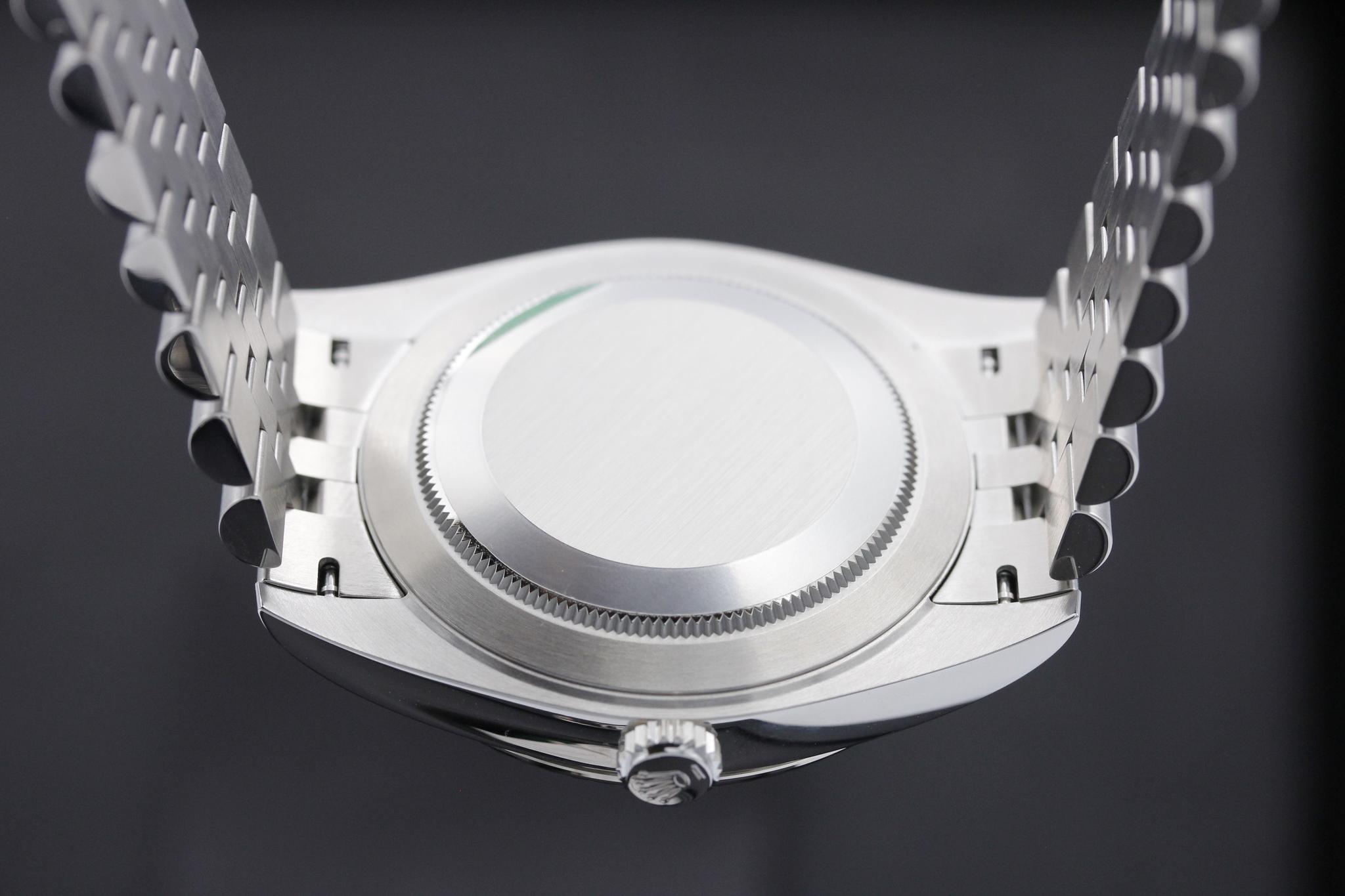 Watch Image 7