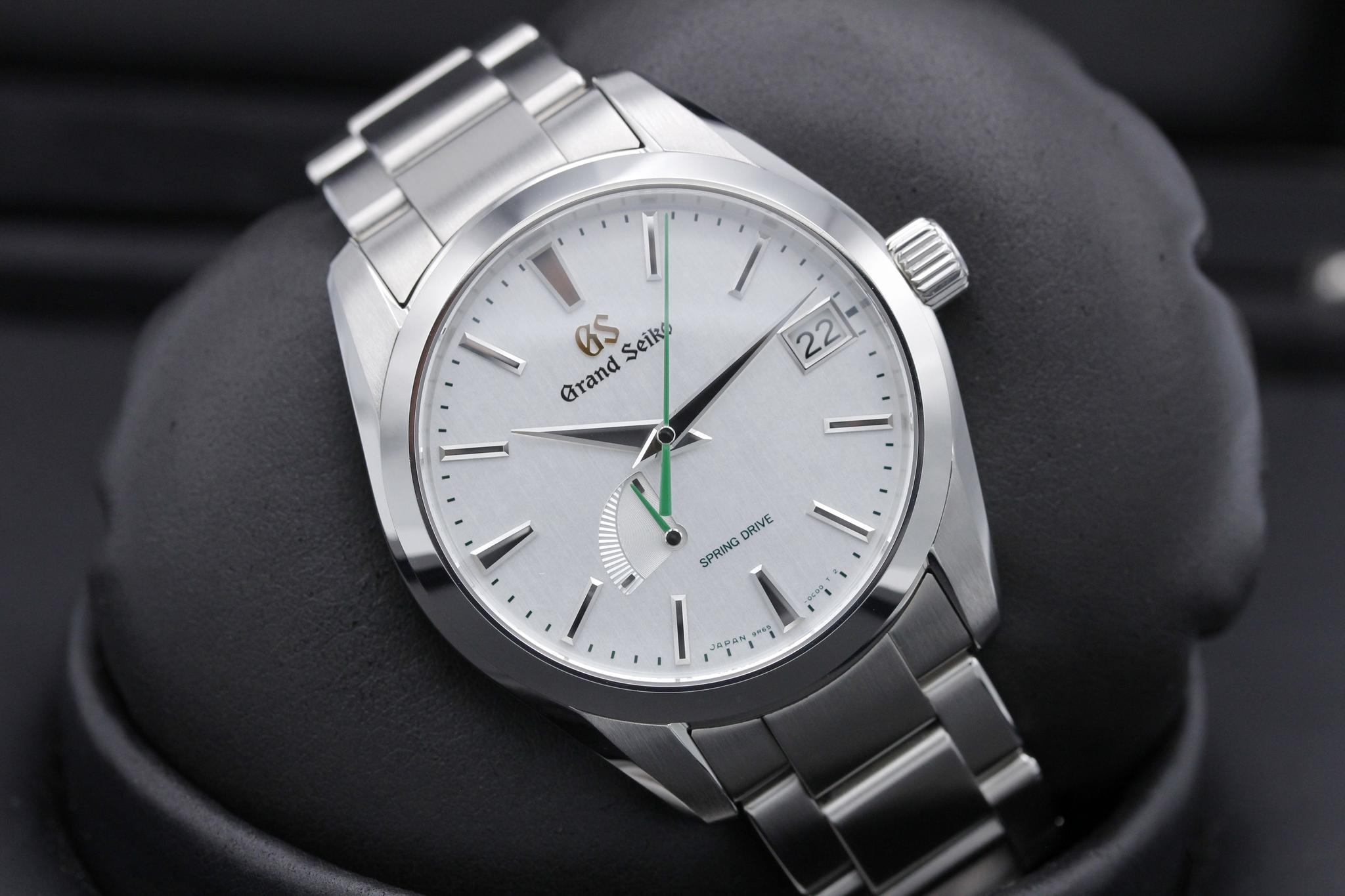 Watch Image 9