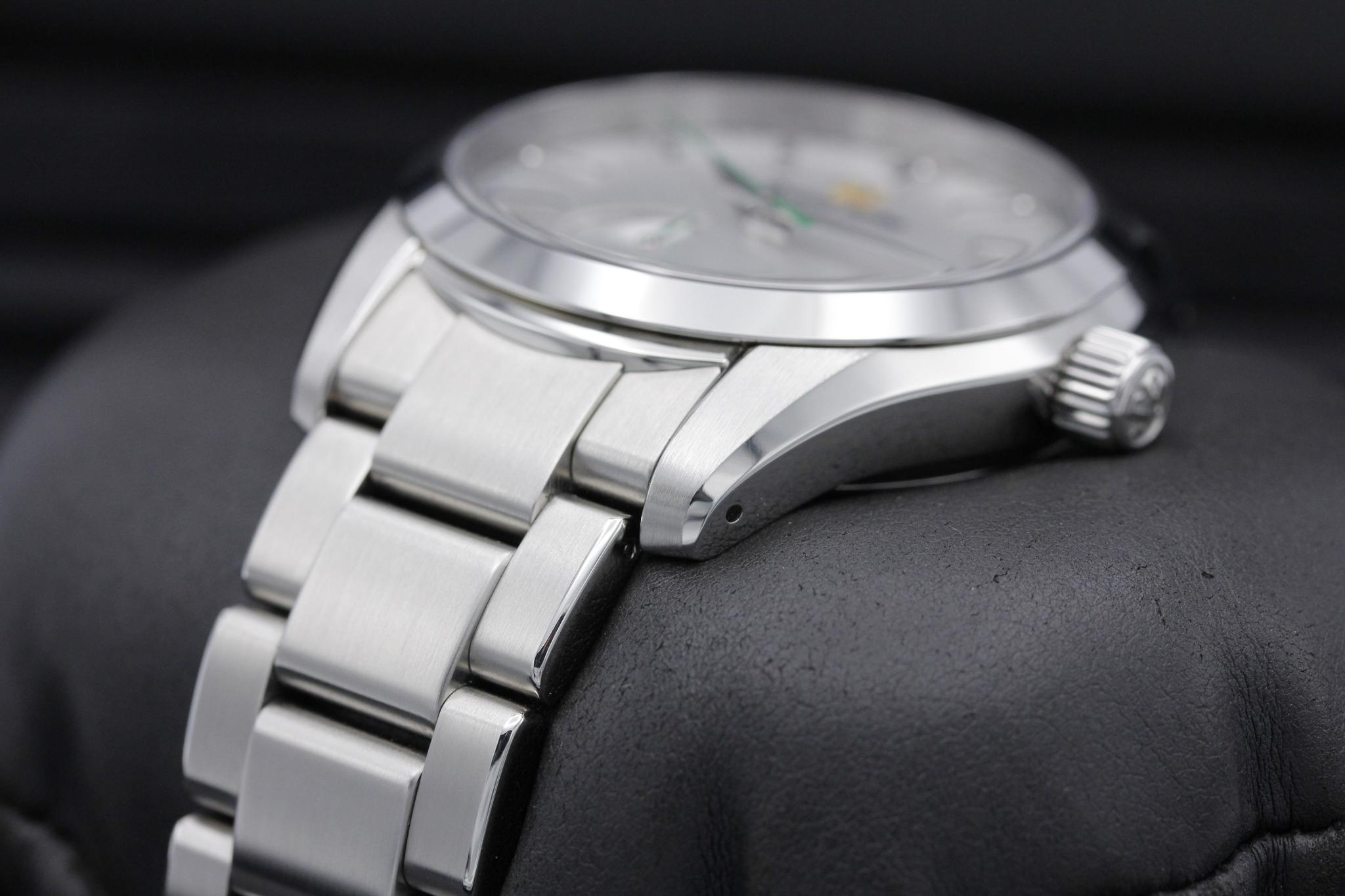 Watch Image 2