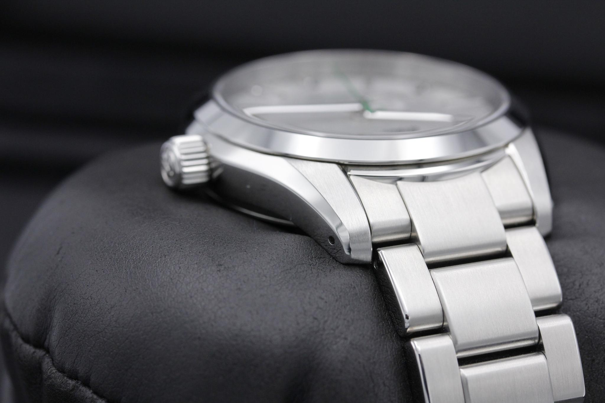 Watch Image 4
